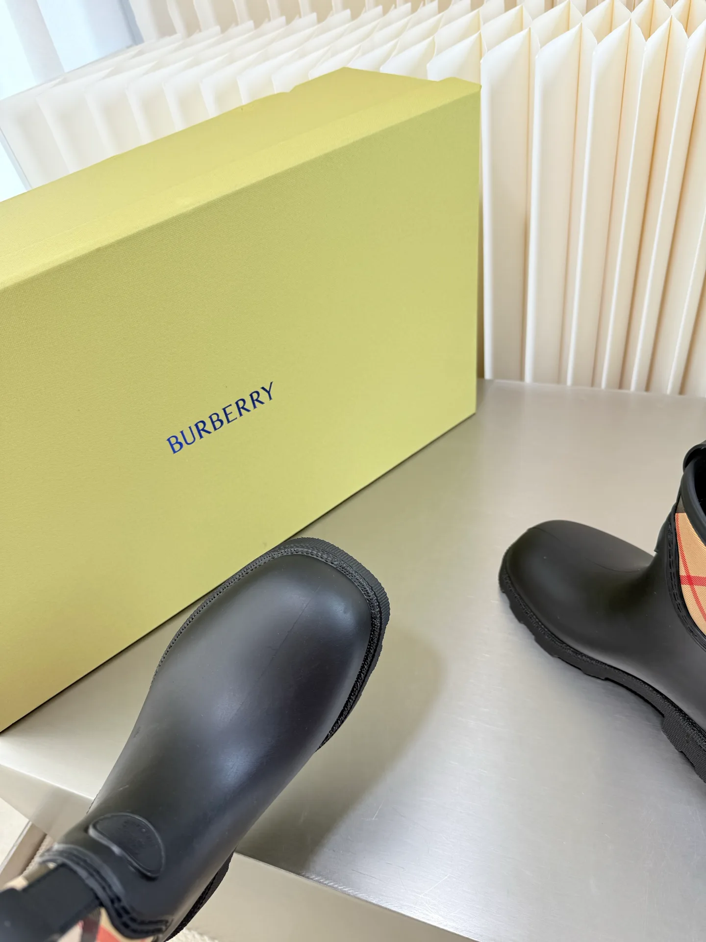 Women's Boots BURBERRY 18152394