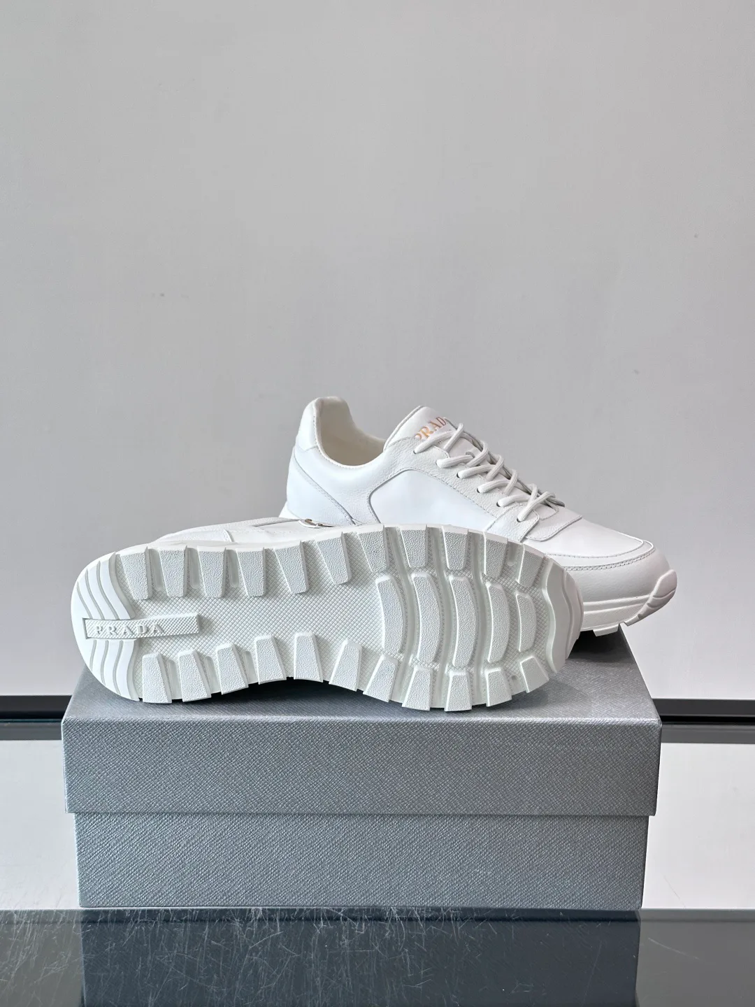 Women's Sneakers PRADA 18102658