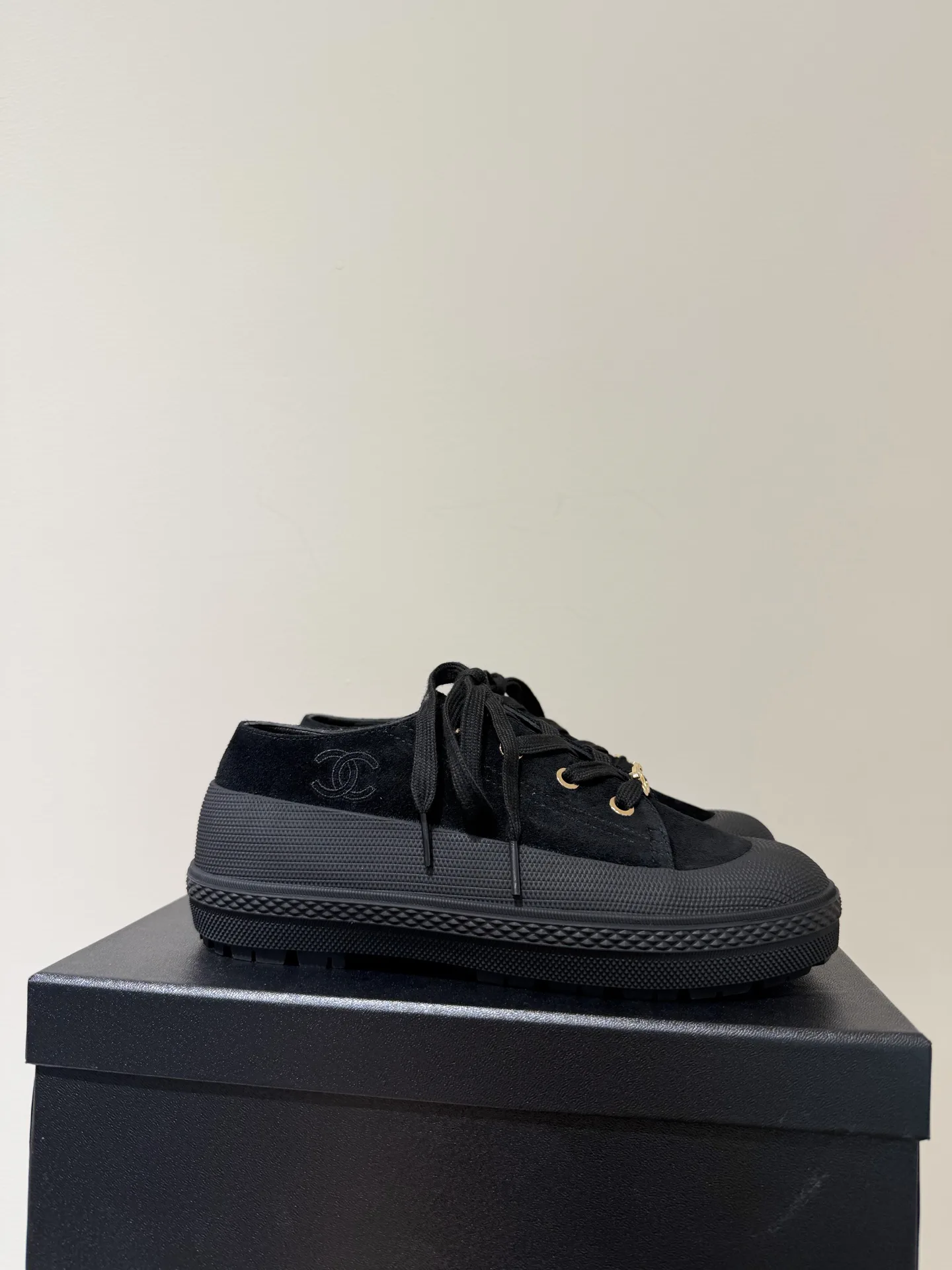 Women's Sneakers CHANEL 17956128