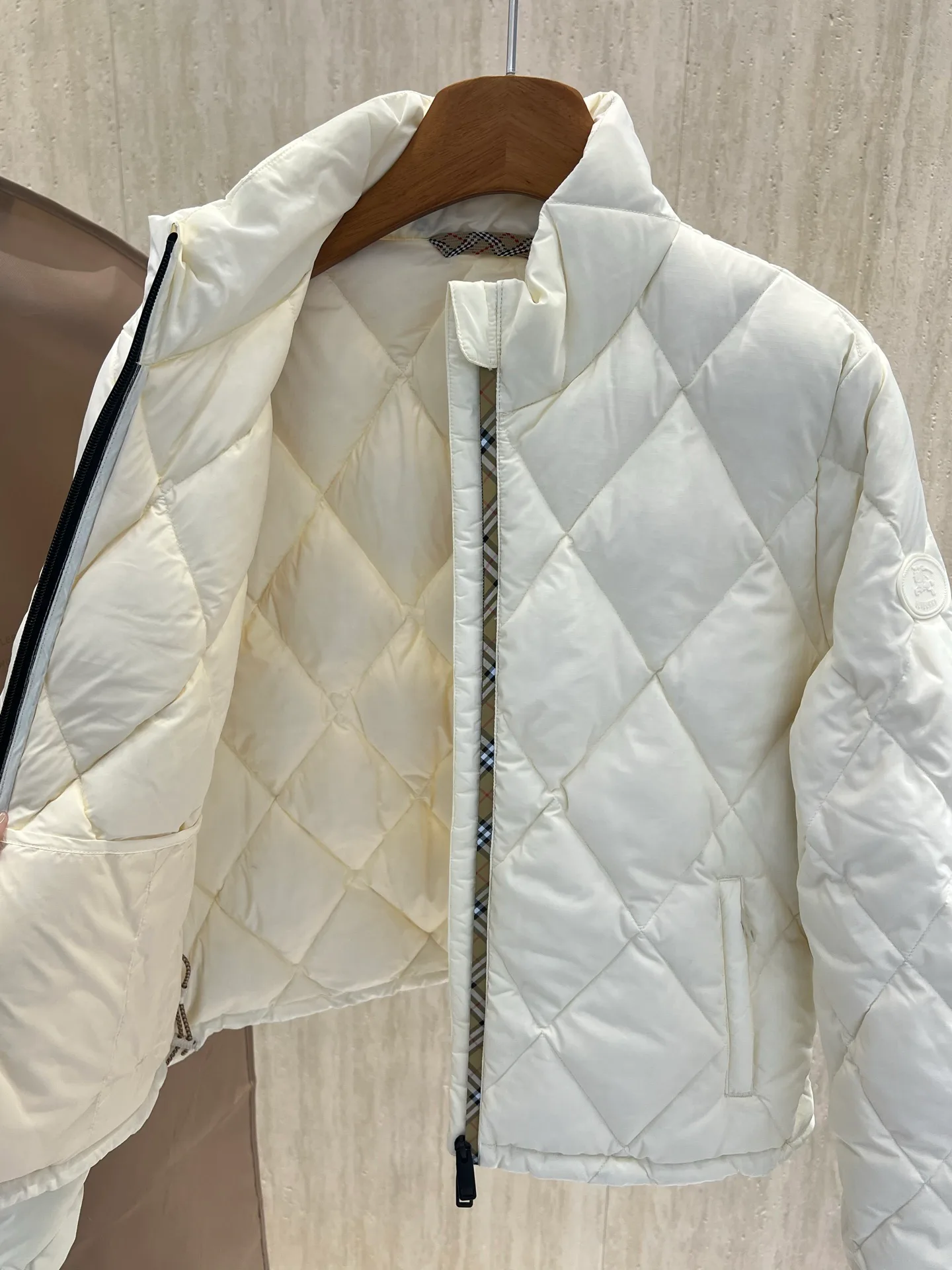 Women's Jackets And Down Jackets BURBERRY 18296473