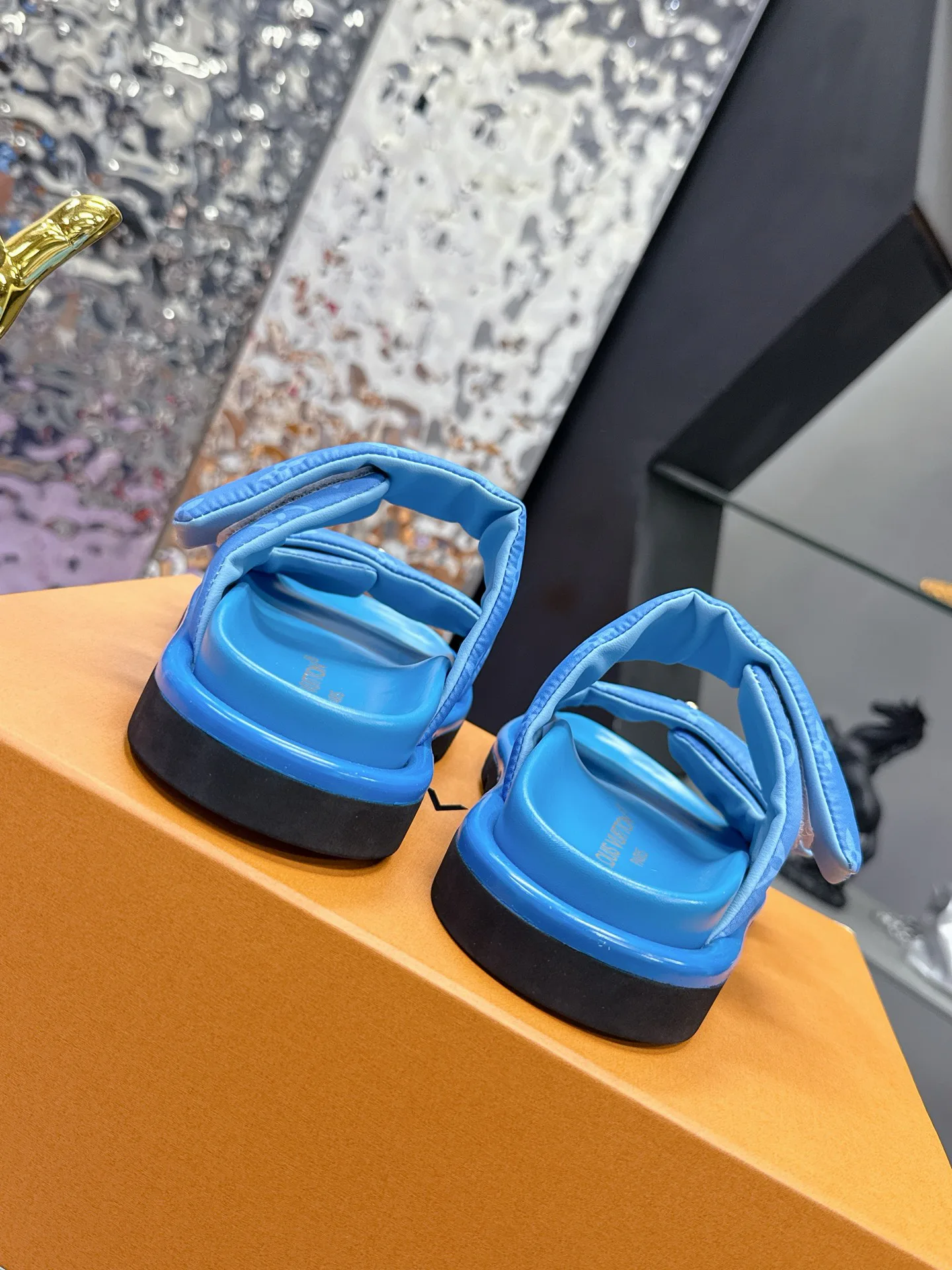 Women's Flip-Flops LOUIS VUITTON 17530455