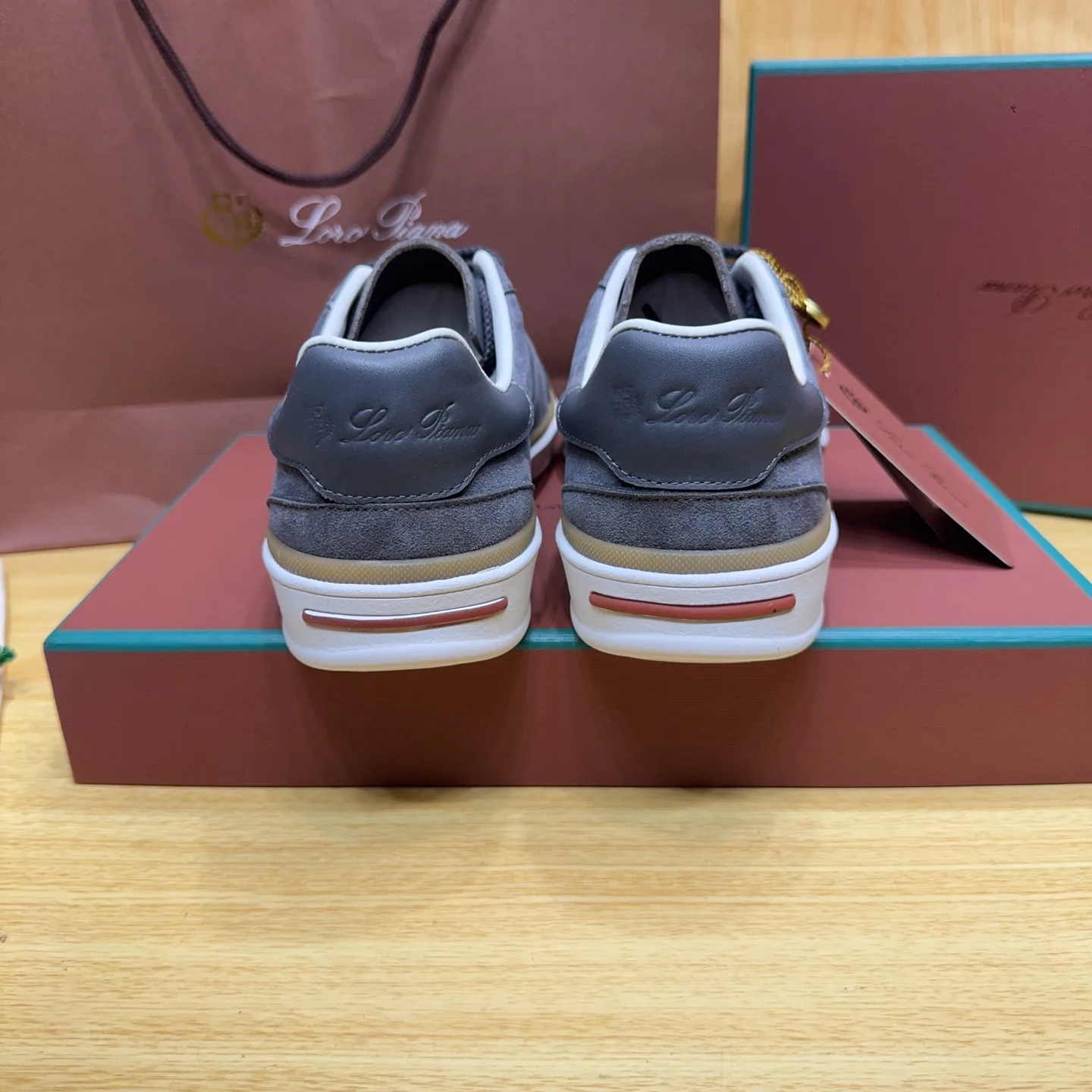 Women's Sneakers LORO PIANA 18263650