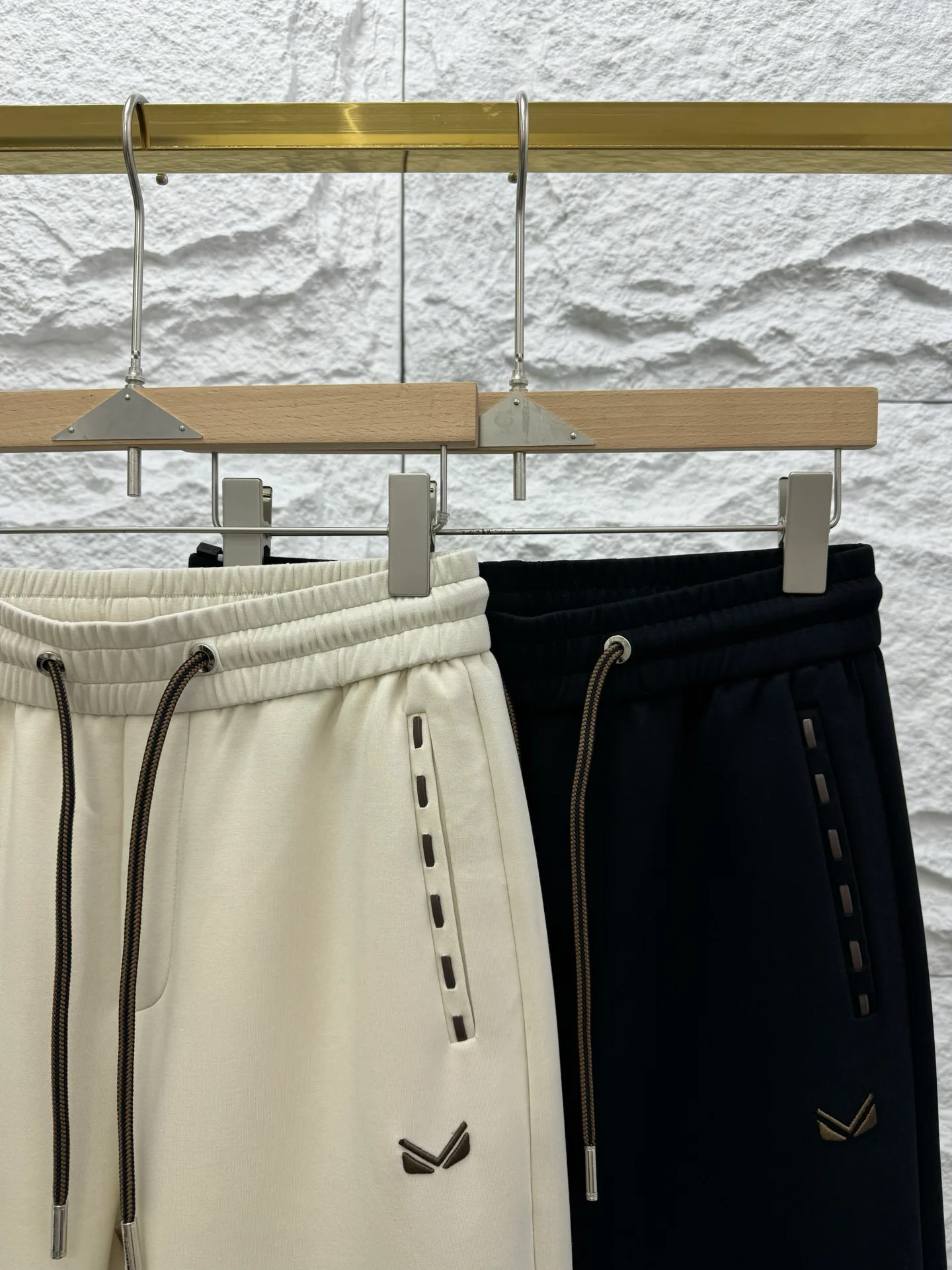 Women's Trousers FENDI 18140727