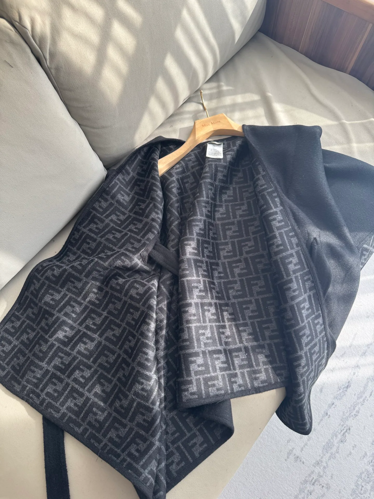 Women's Coats FENDI 18361622