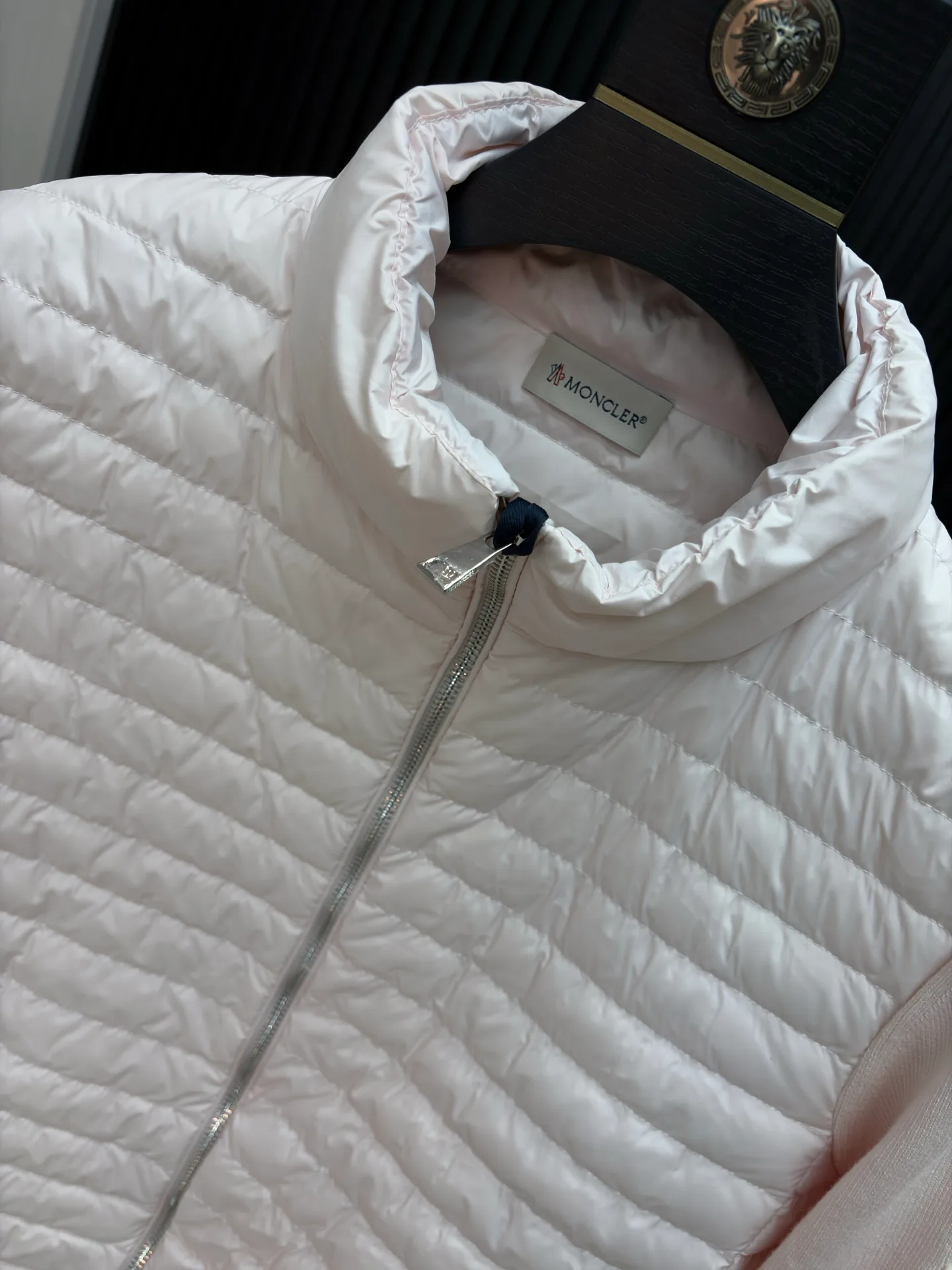 Куртки И Пуховики Женские Moncler 18600002