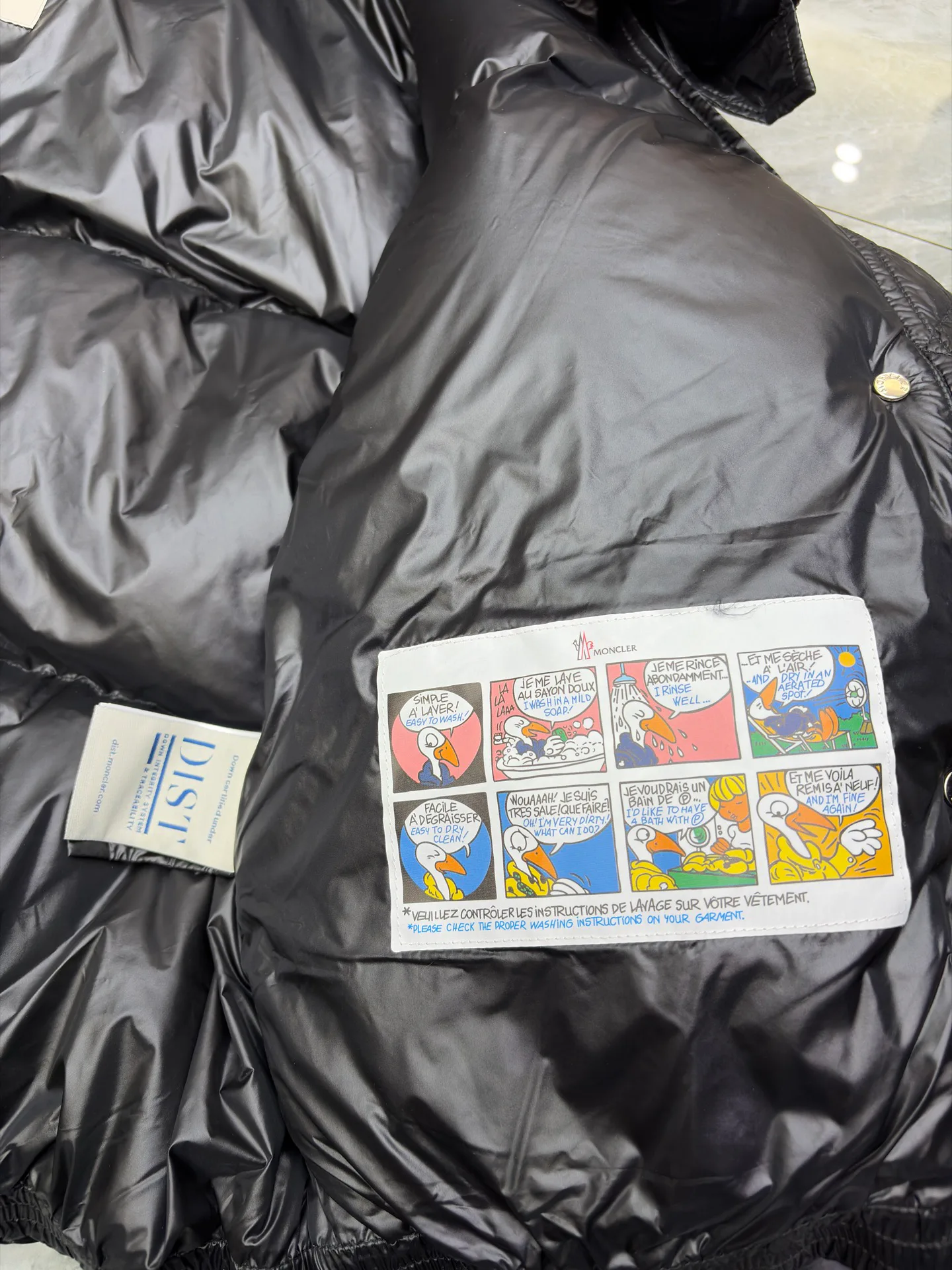 Women's Jackets And Down Jackets MONCLER 17801606