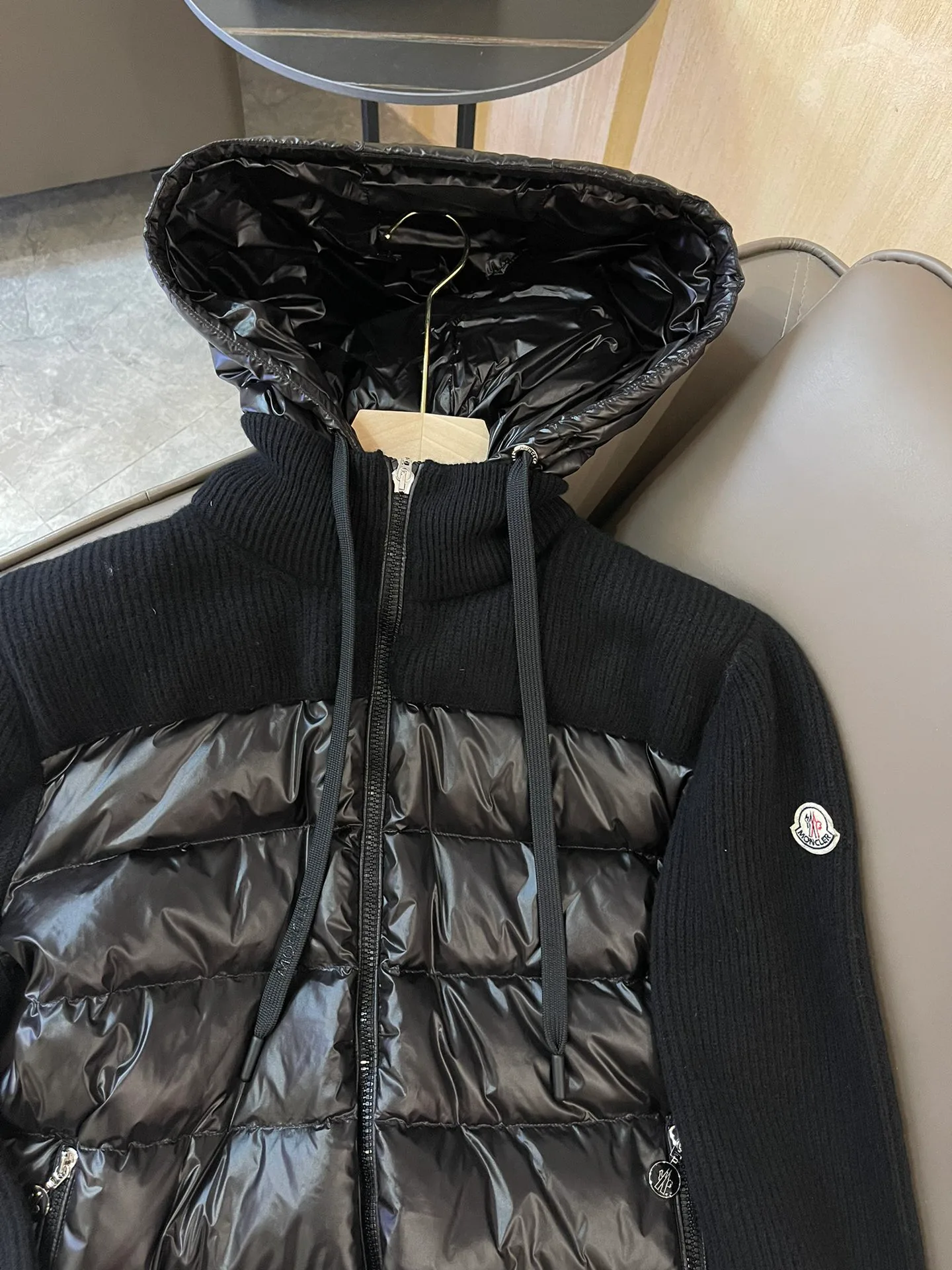 Women's Jackets And Down Jackets MONCLER 17886537