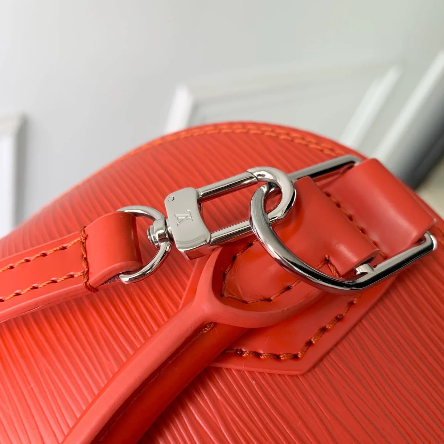 Women's Classic Handbags LOUIS VUITTON 18147538