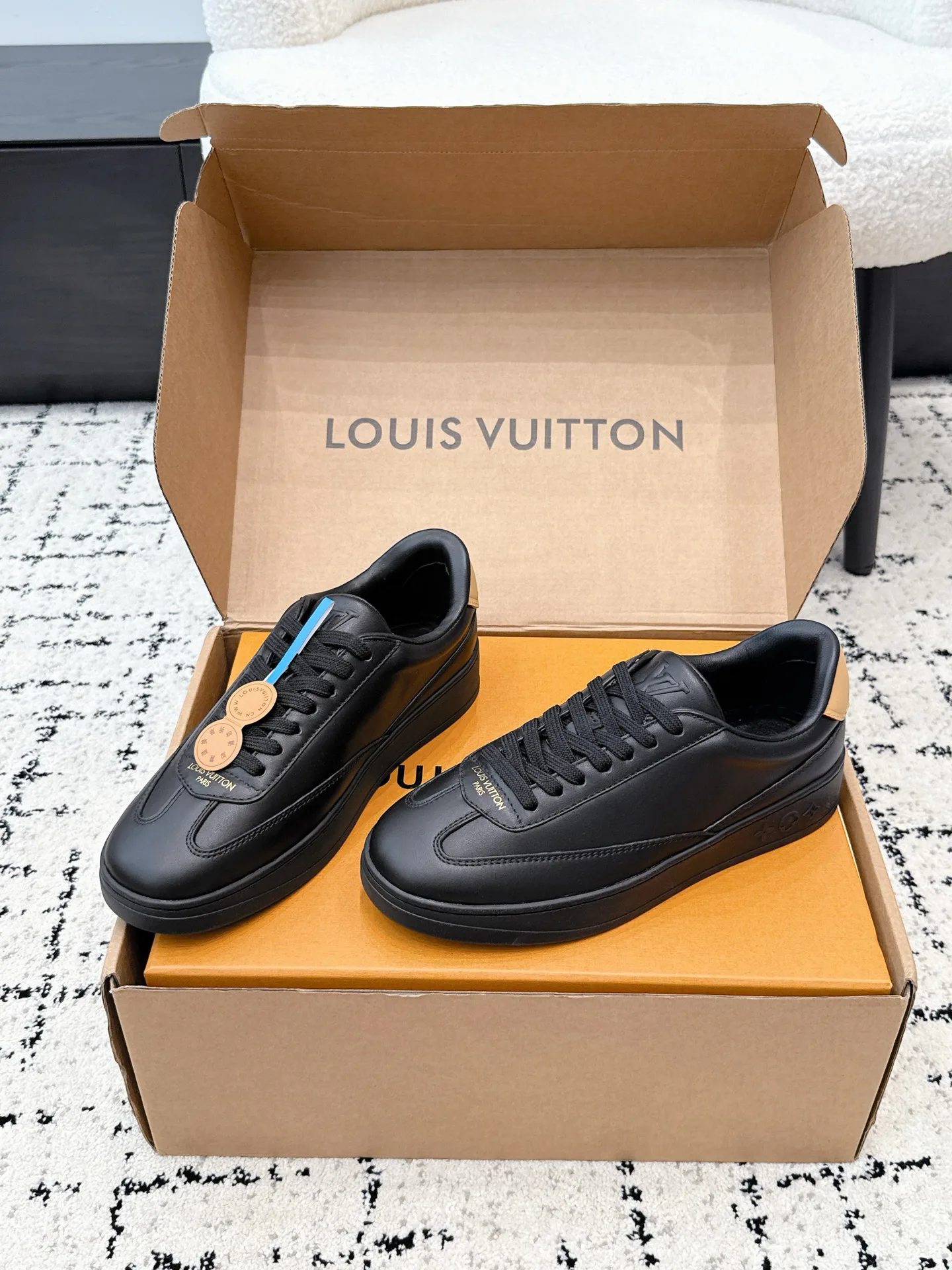 Women's Sneakers LOUIS VUITTON 17615666