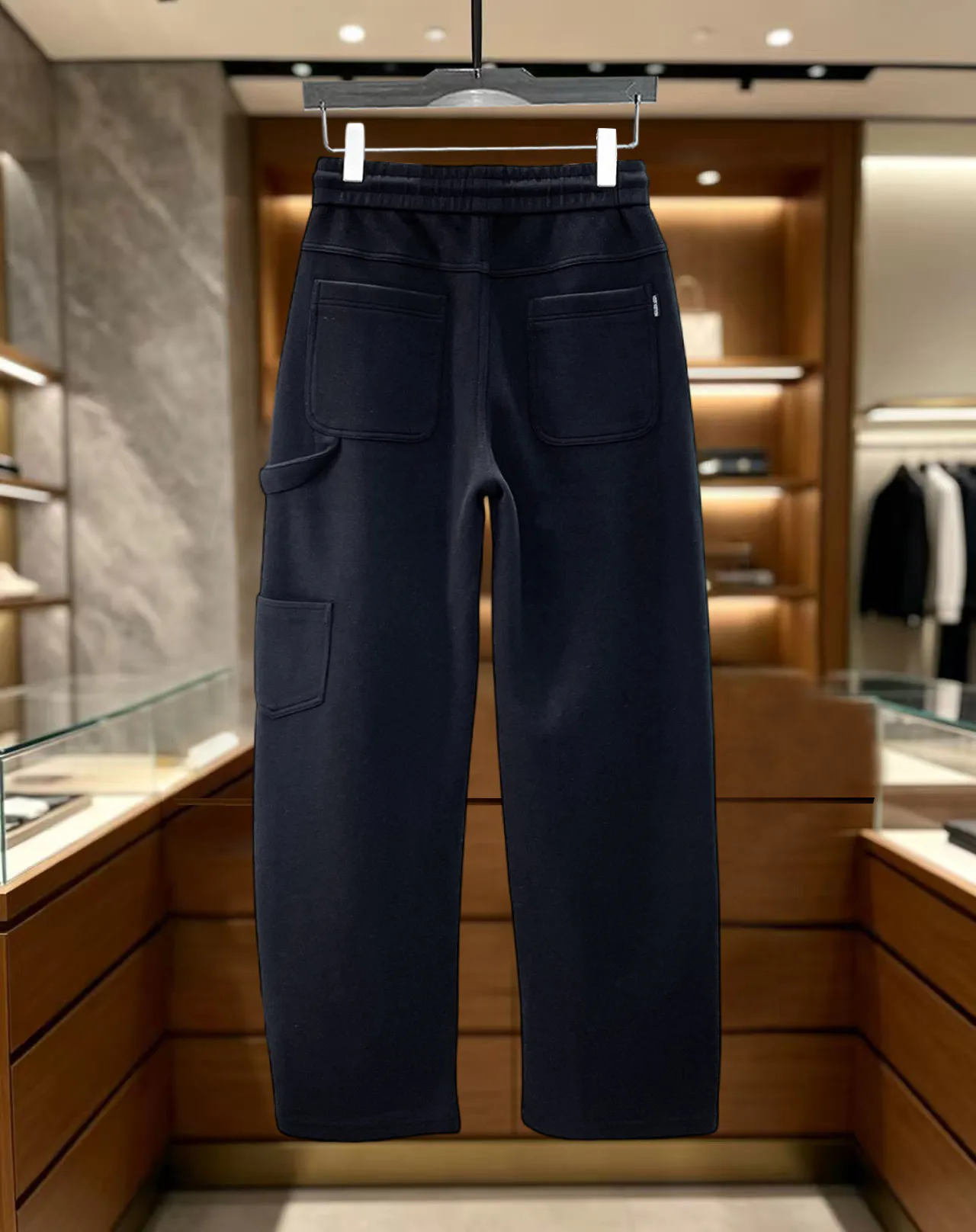 Men's Trousers LOUIS VUITTON 18499592