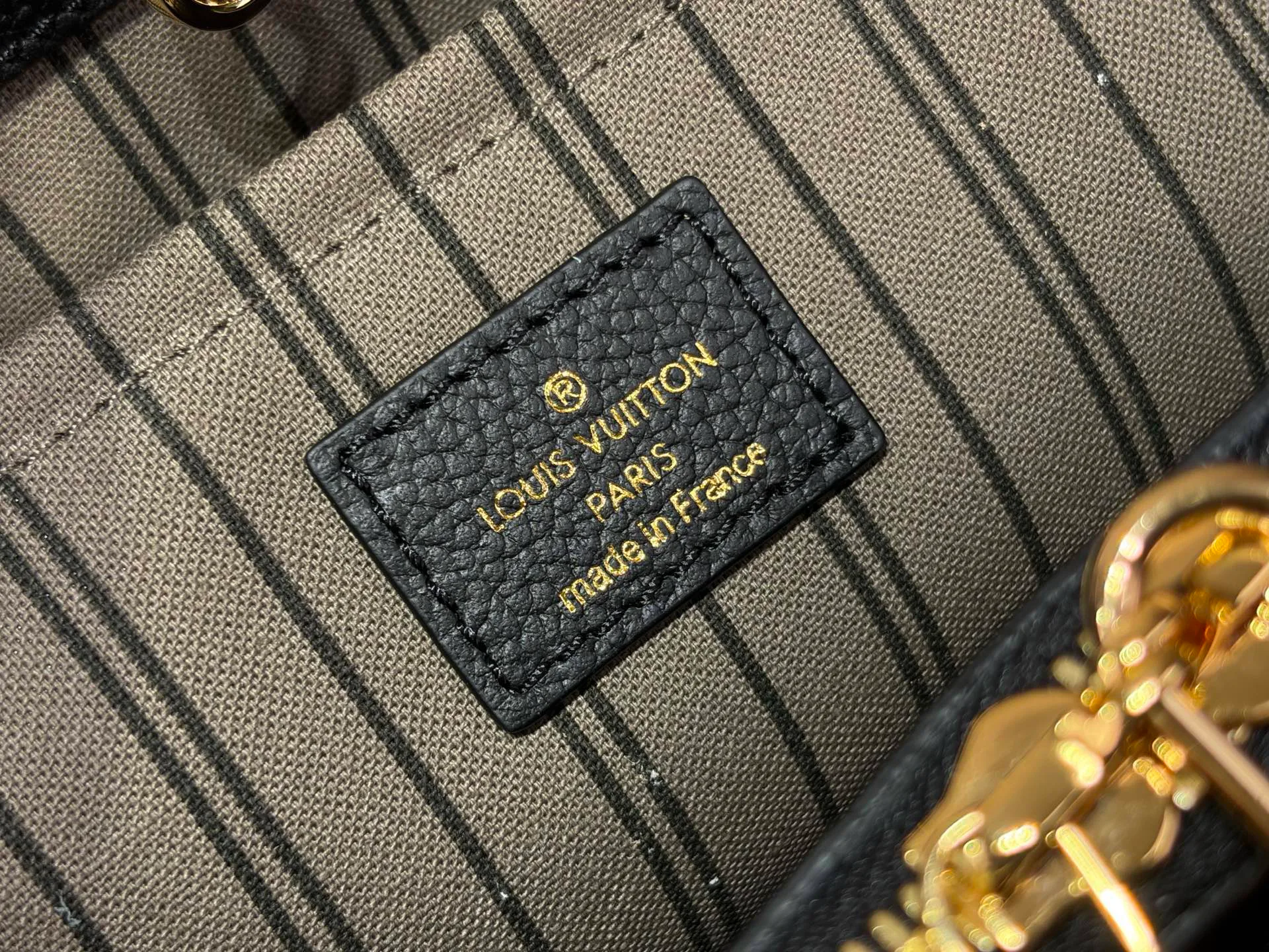 Women's Classic Handbags LOUIS VUITTON 18240333