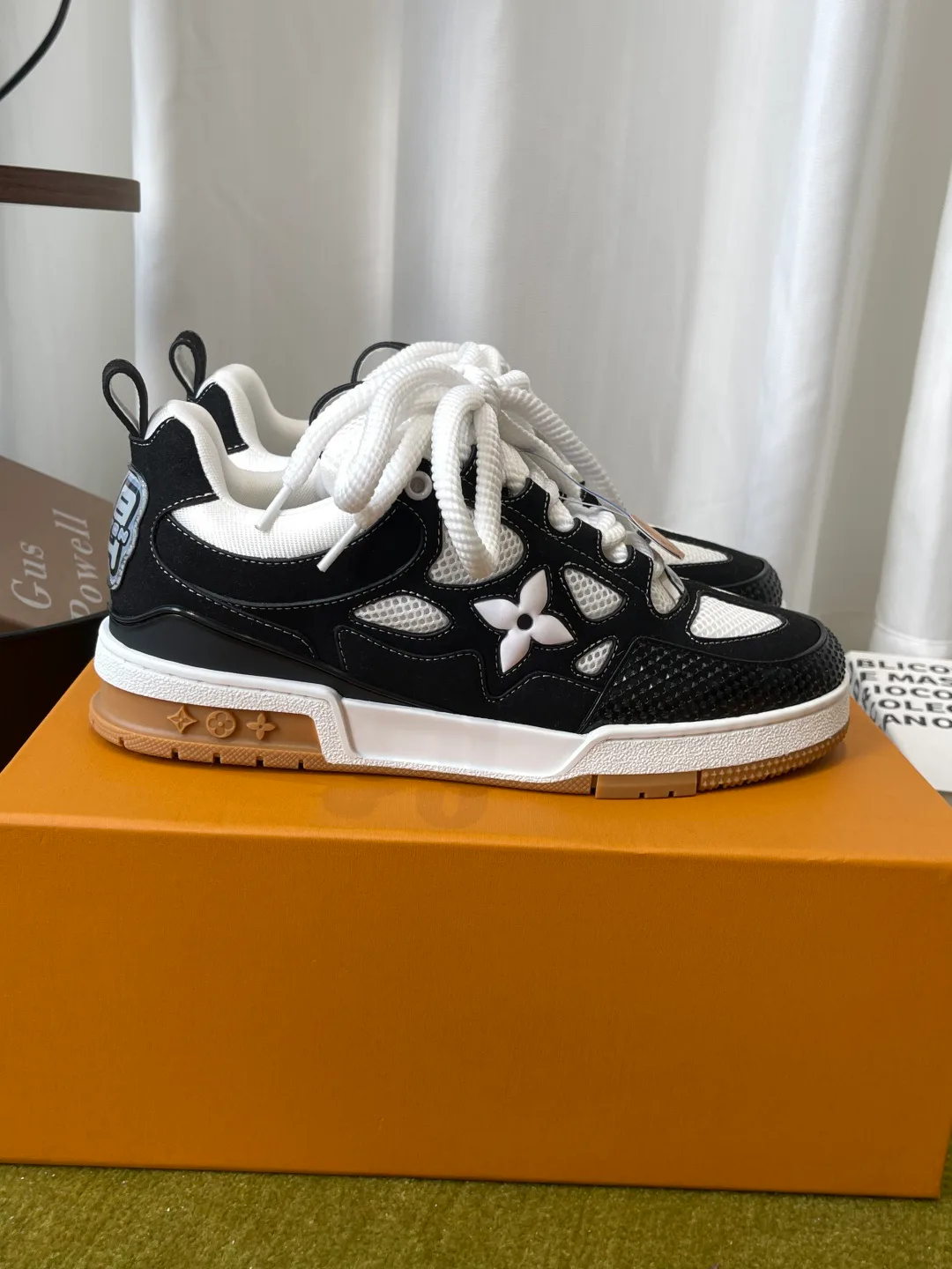 Women's Sneakers LOUIS VUITTON 18062838