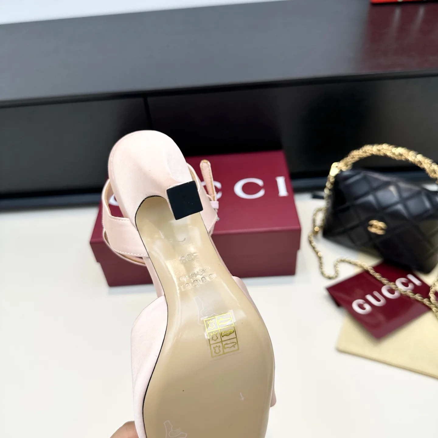 Women's Open-Toe Sandals GUCCI 17614704