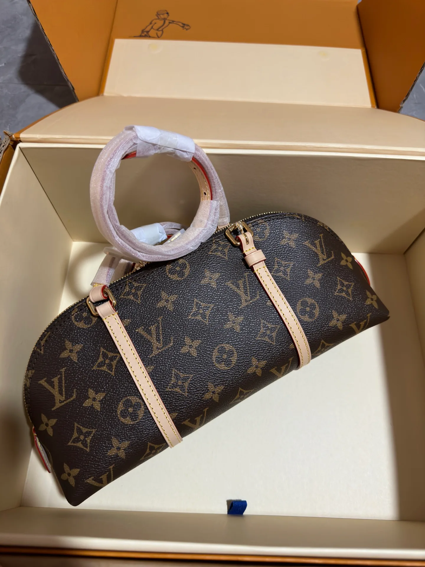 Women's Classic Handbags LOUIS VUITTON 17498627