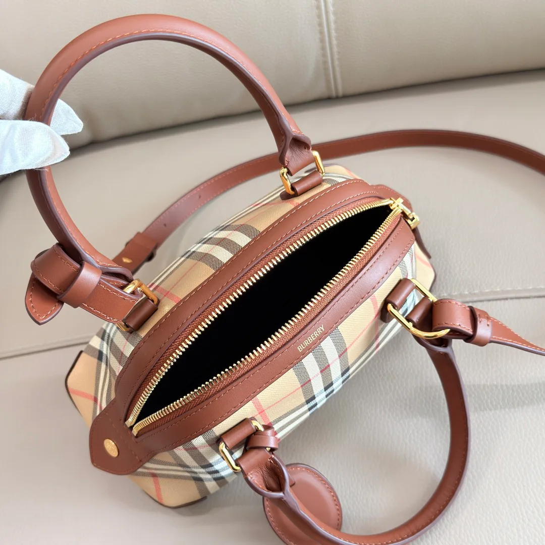Women's Classic Handbags BURBERRY 17948668