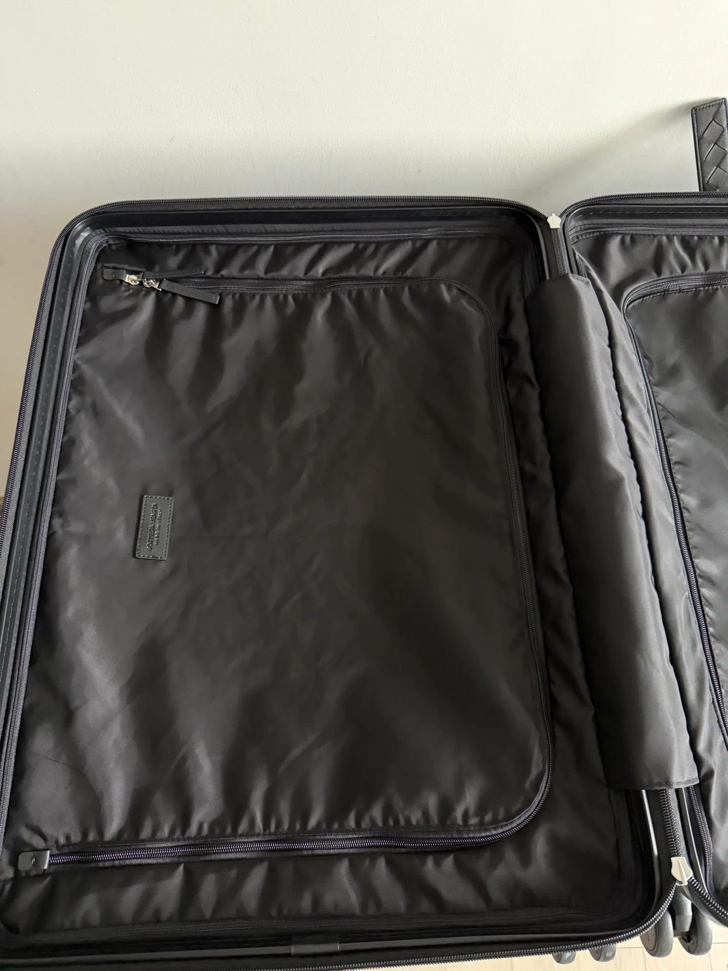 Suitcases BOTTEGA VENETA 18467876