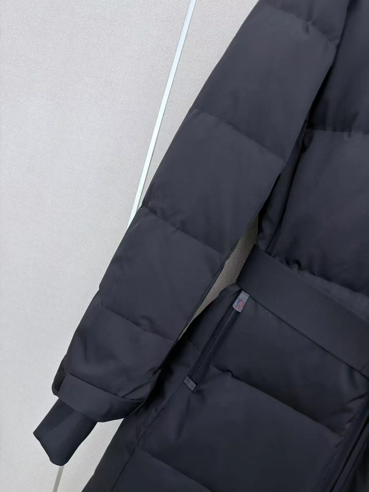 Women's Jackets And Down Jackets MONCLER 18402391