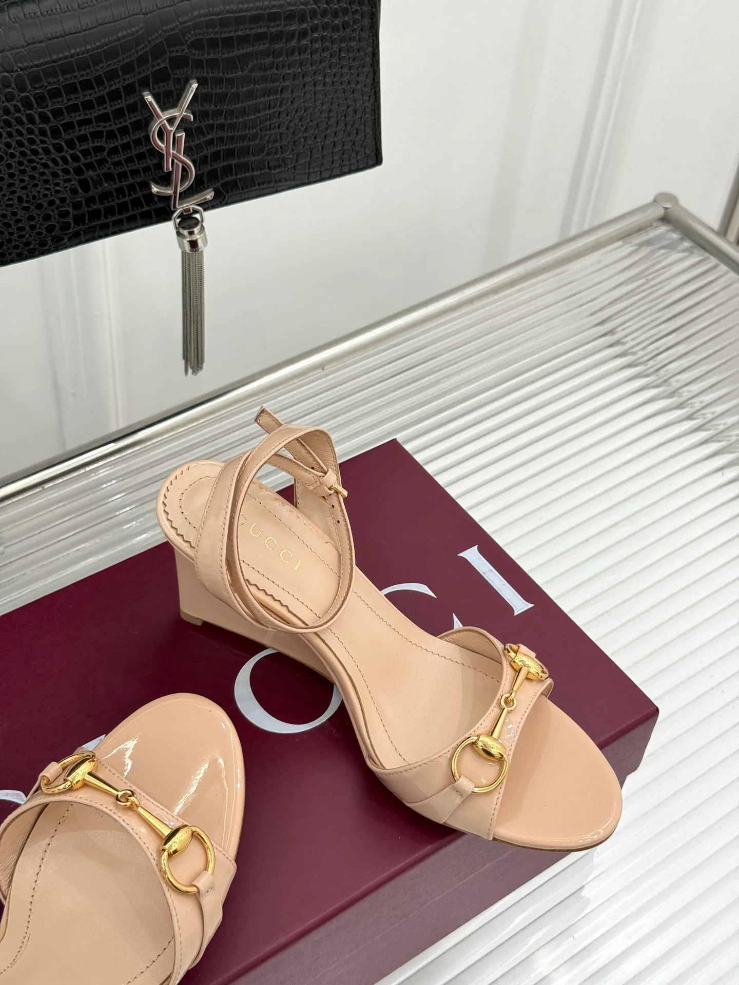 Women's Open-Toe Sandals GUCCI 17856183