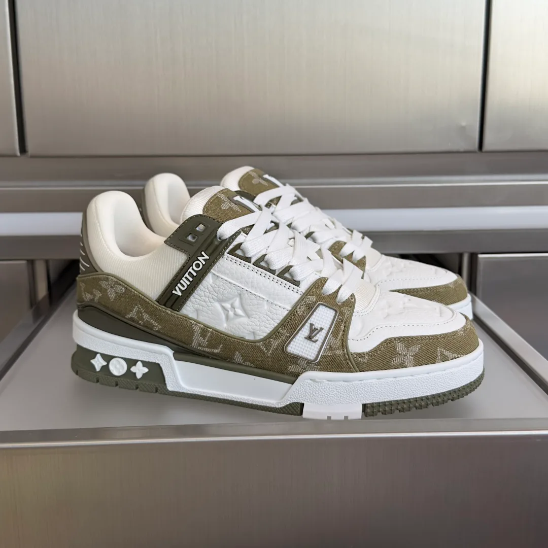 Women's Sneakers LOUIS VUITTON 17483743