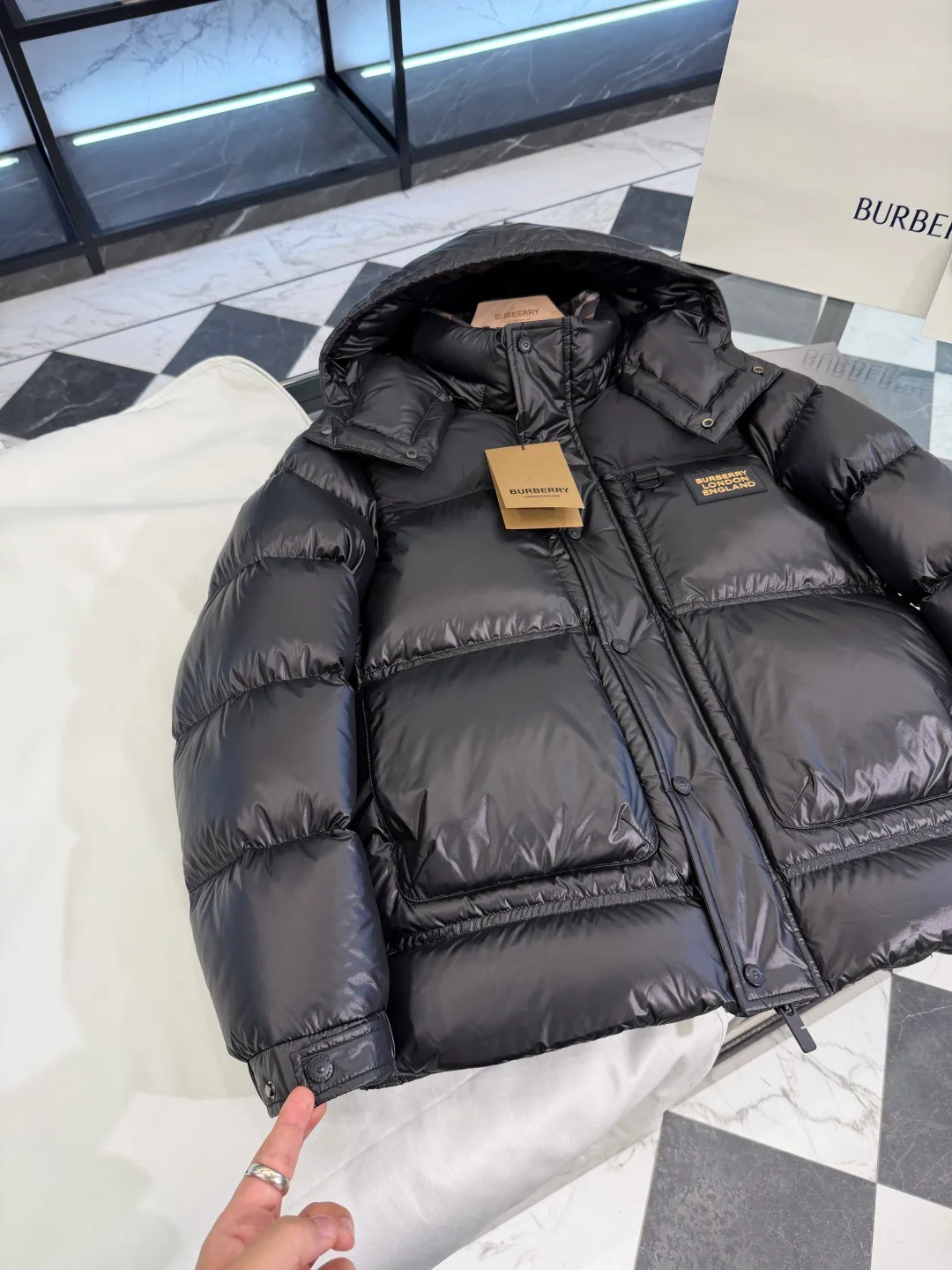 Women's Jackets And Down Jackets BURBERRY 17876507