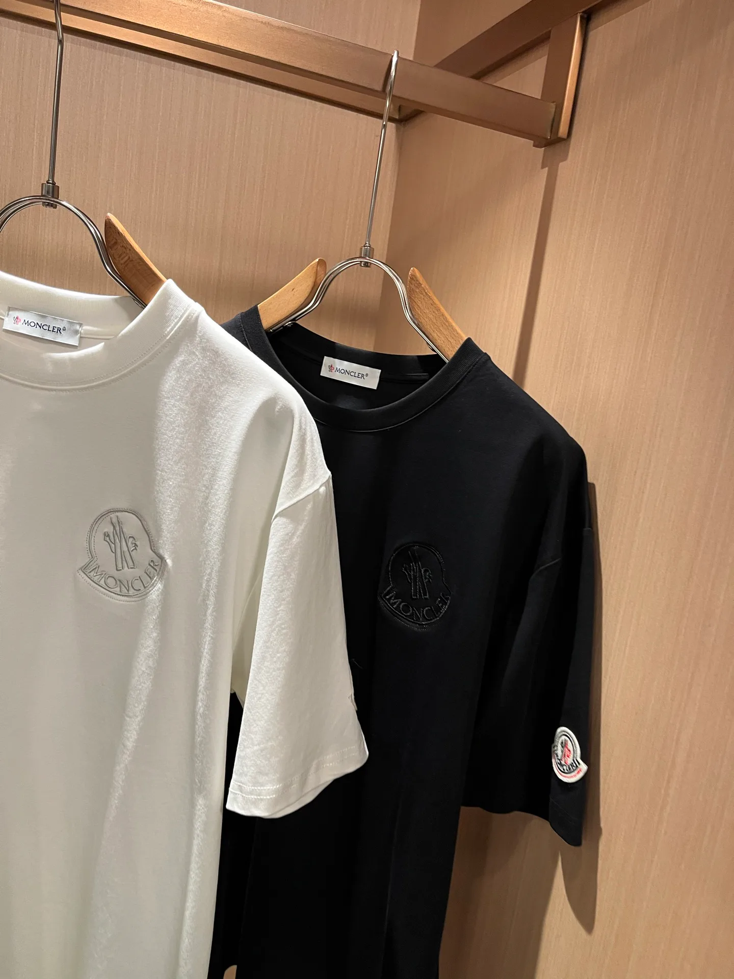 Men's T-Shirts MONCLER 18495787