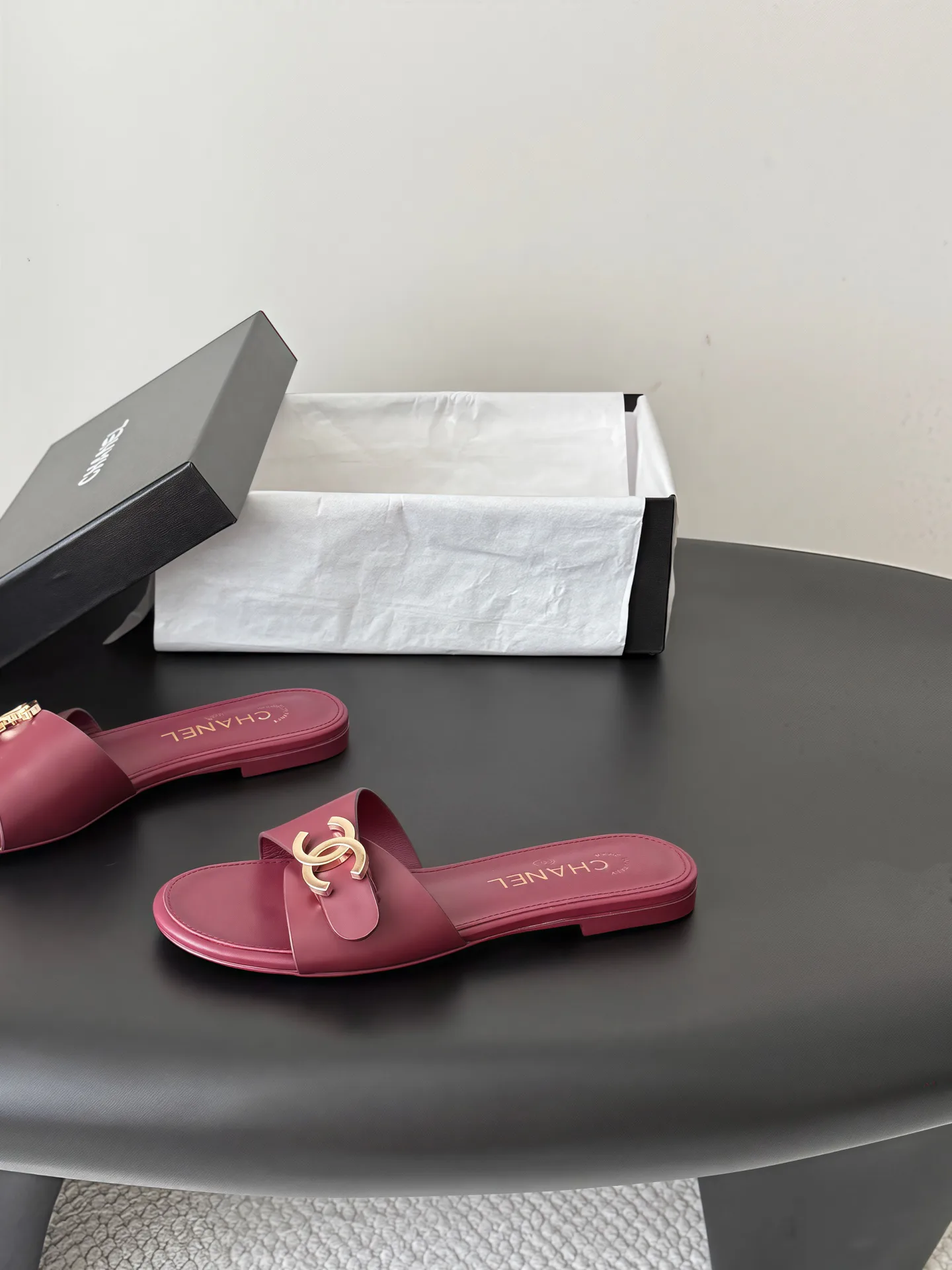 Women's Flip-Flops CHANEL 17784777