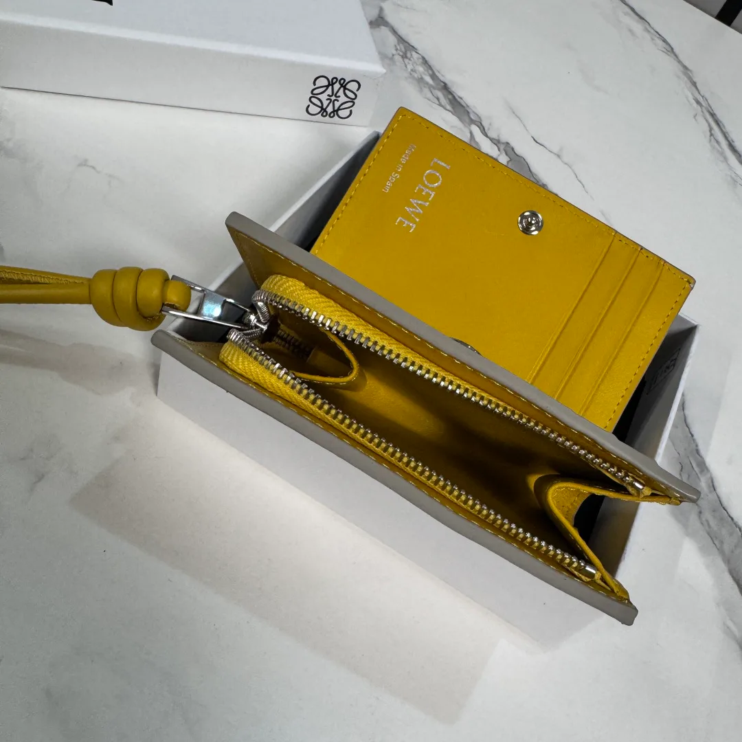 Women's Clutches LOEWE 17678667