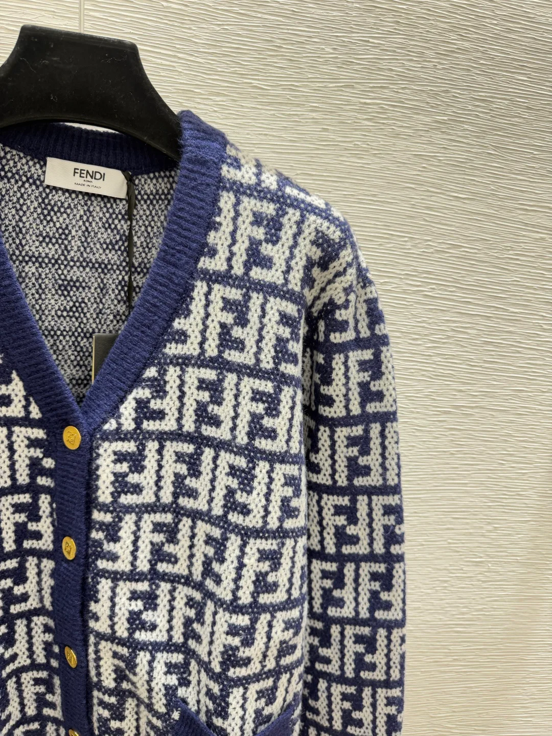 Women's Jumpers And Sweaters FENDI 18021901