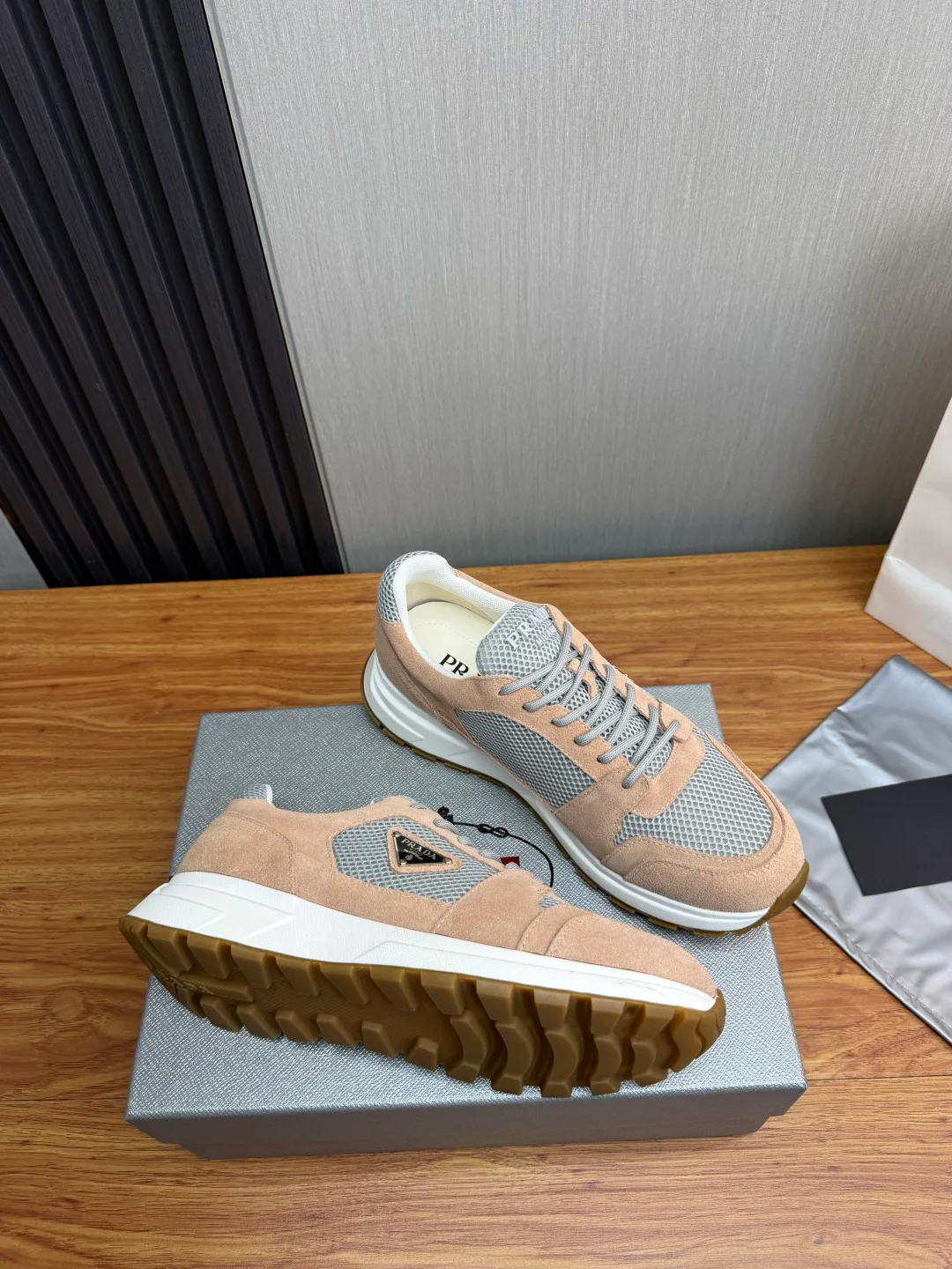 Men's Sneakers PRADA 18418637