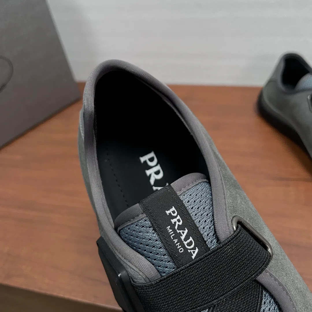 Men's Sneakers PRADA 17298419