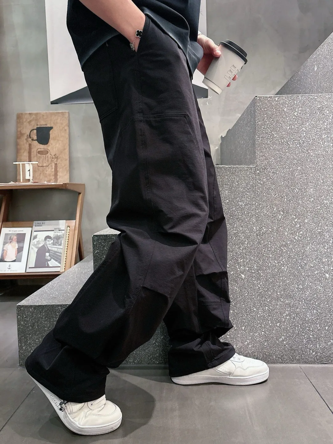 Men's Trousers BALENCIAGA 17810703