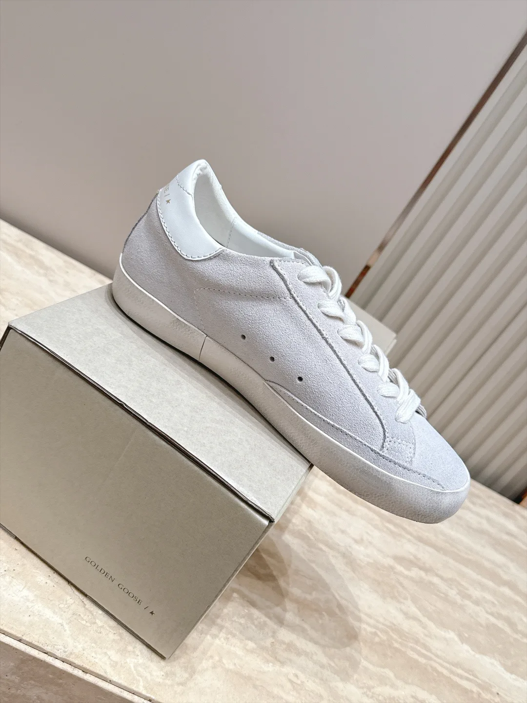 Women's Sneakers GOLDEN GOOSE 17963441