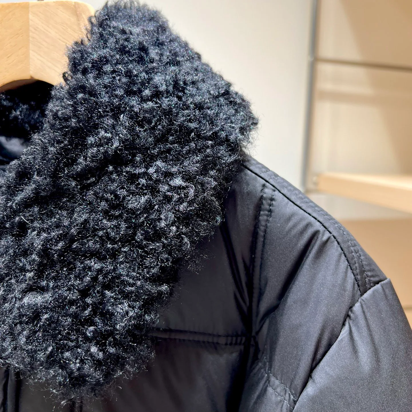 Women's Jackets And Down Jackets MONCLER 18036513