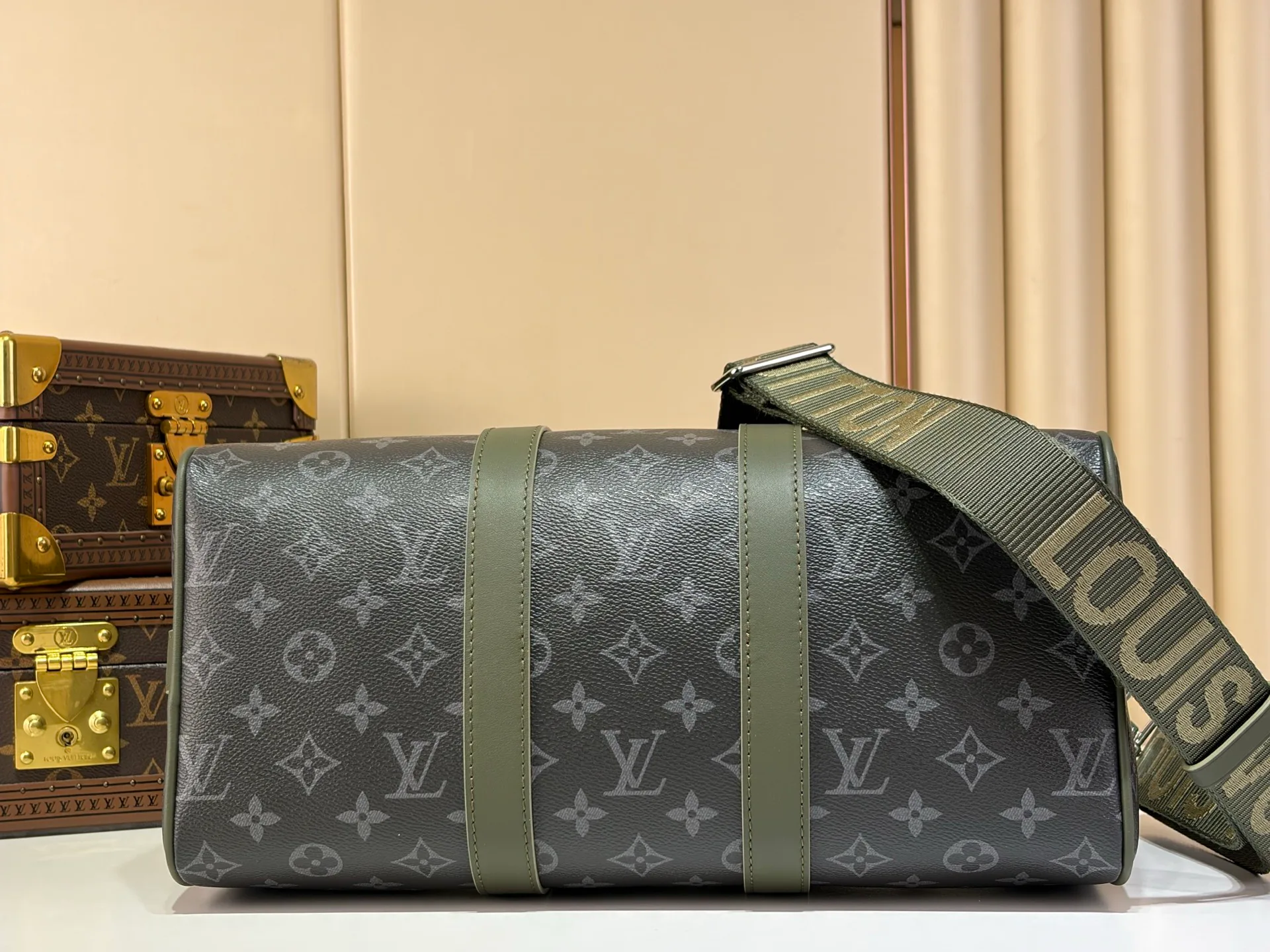 Women's Travel Bags LOUIS VUITTON 17674158