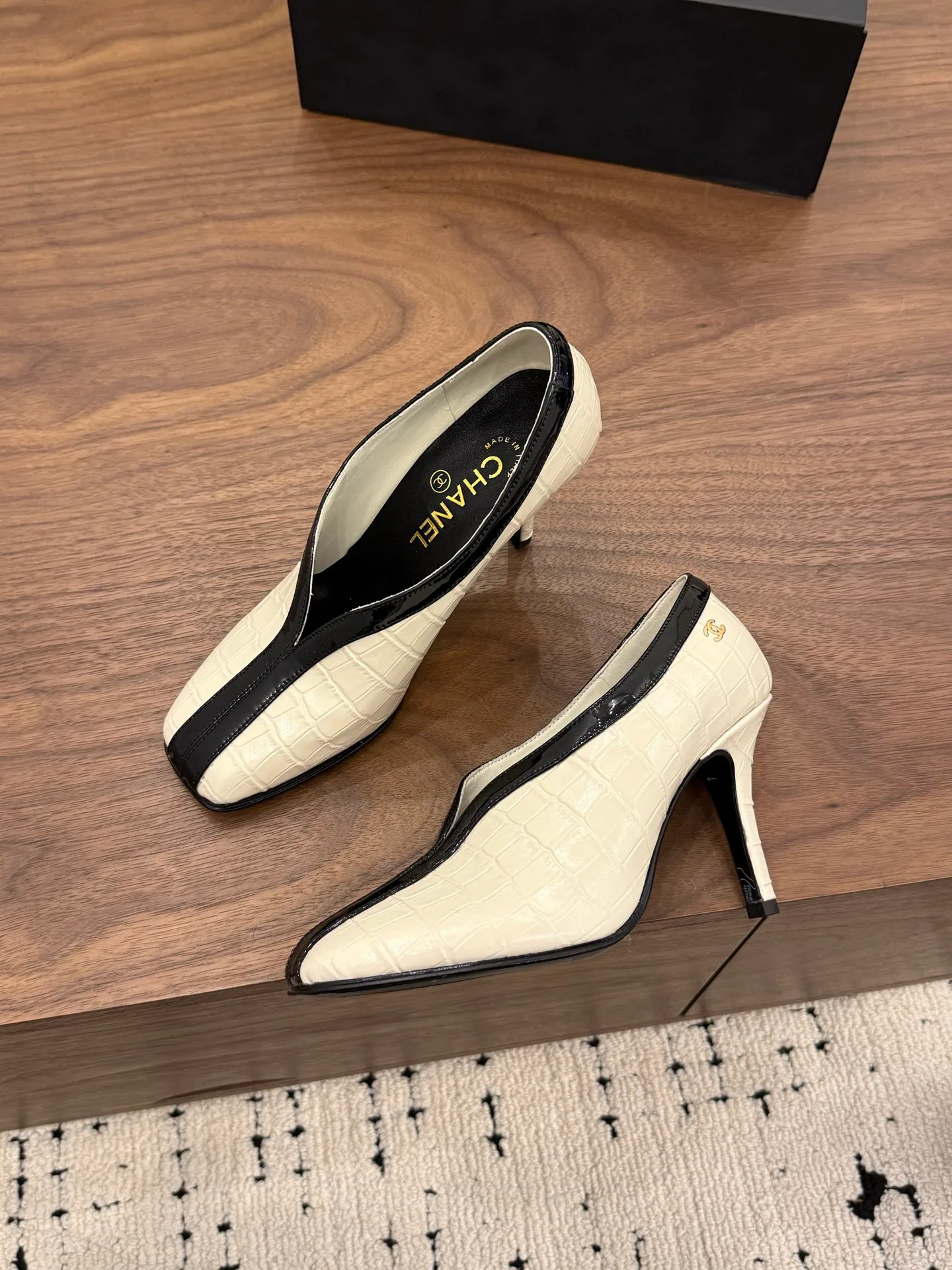 Women's Heels CHANEL 18034487