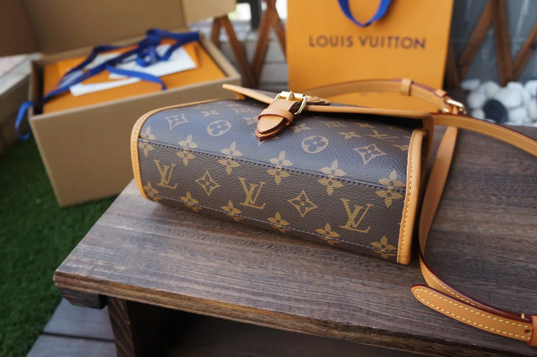Women's Classic Handbags LOUIS VUITTON 17882298