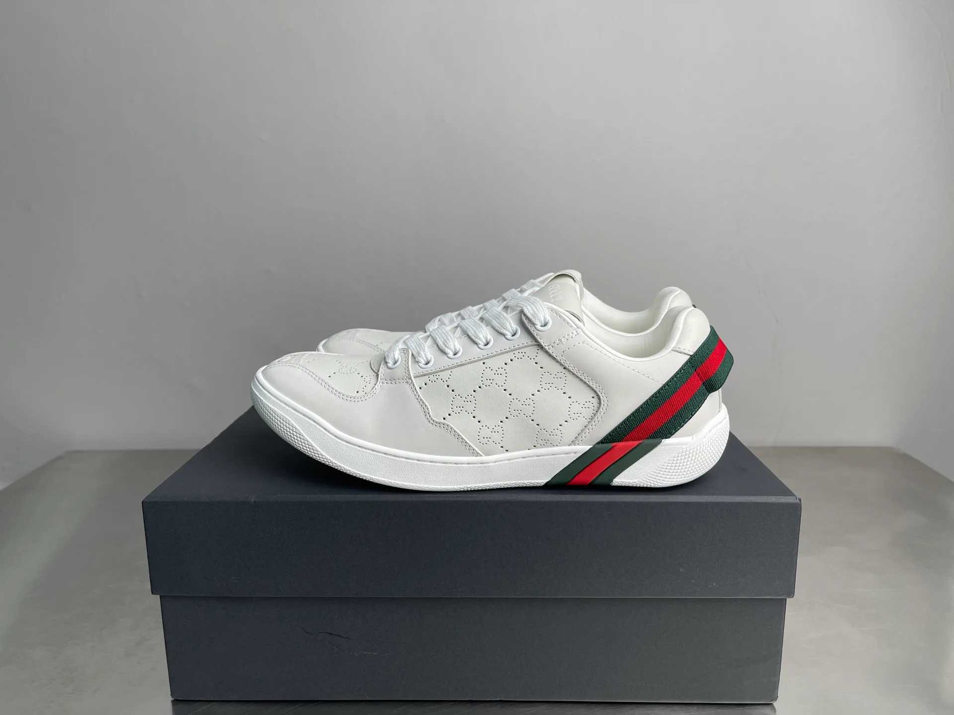 Women's Sneakers GUCCI 18535746