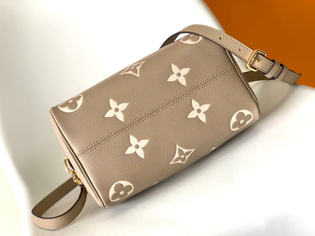 Women's Classic Handbags LOUIS VUITTON 17813558