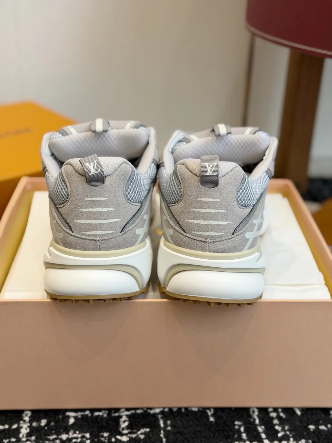 Men's Sneakers LOUIS VUITTON 17437986