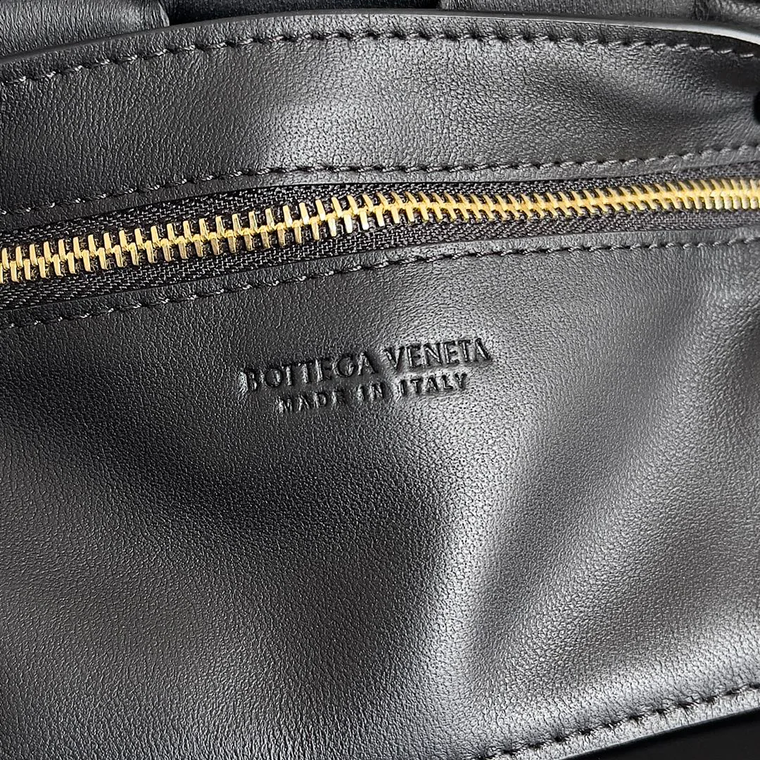 Women's Classic Handbags BOTTEGA VENETA 17372467