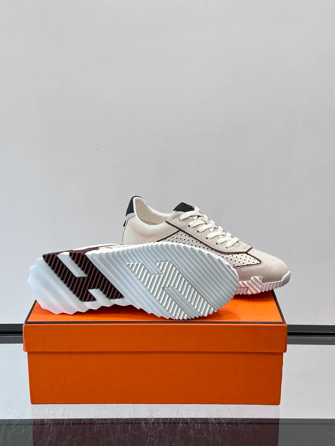 Women's Sneakers HERMES 18118574