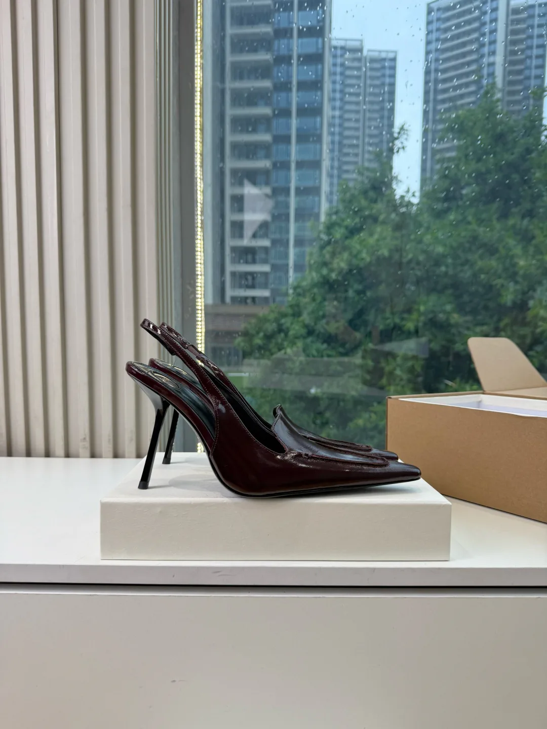 Women's Heels SAINT LAURENT 18104131