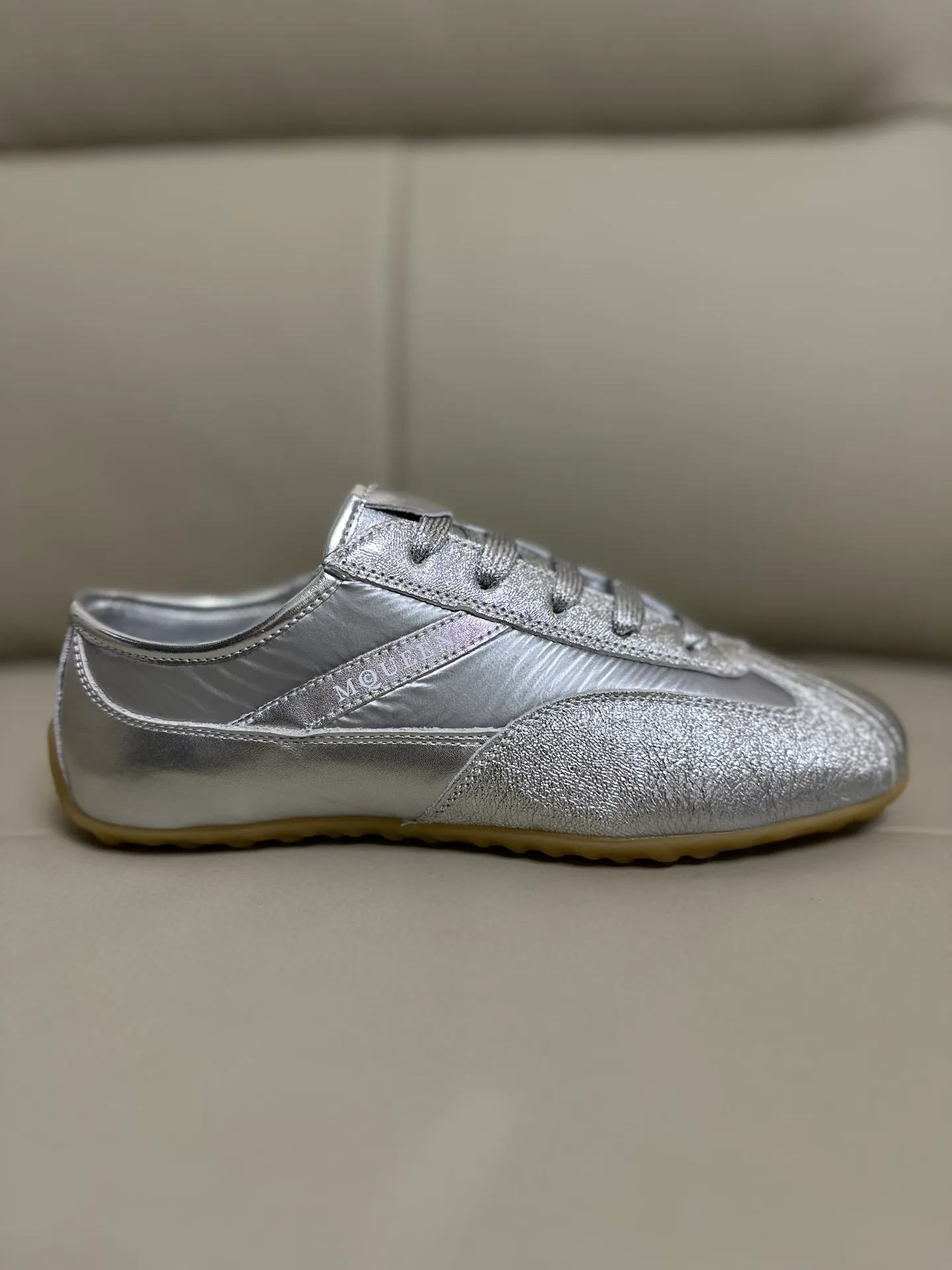 Кроссовки Женские Alexander Mcqueen 18616726