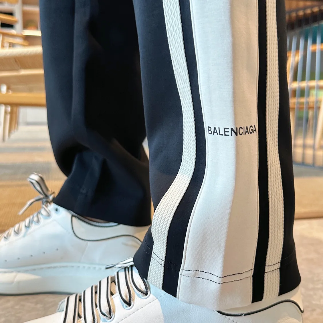 Men's Trousers BALENCIAGA 18345764