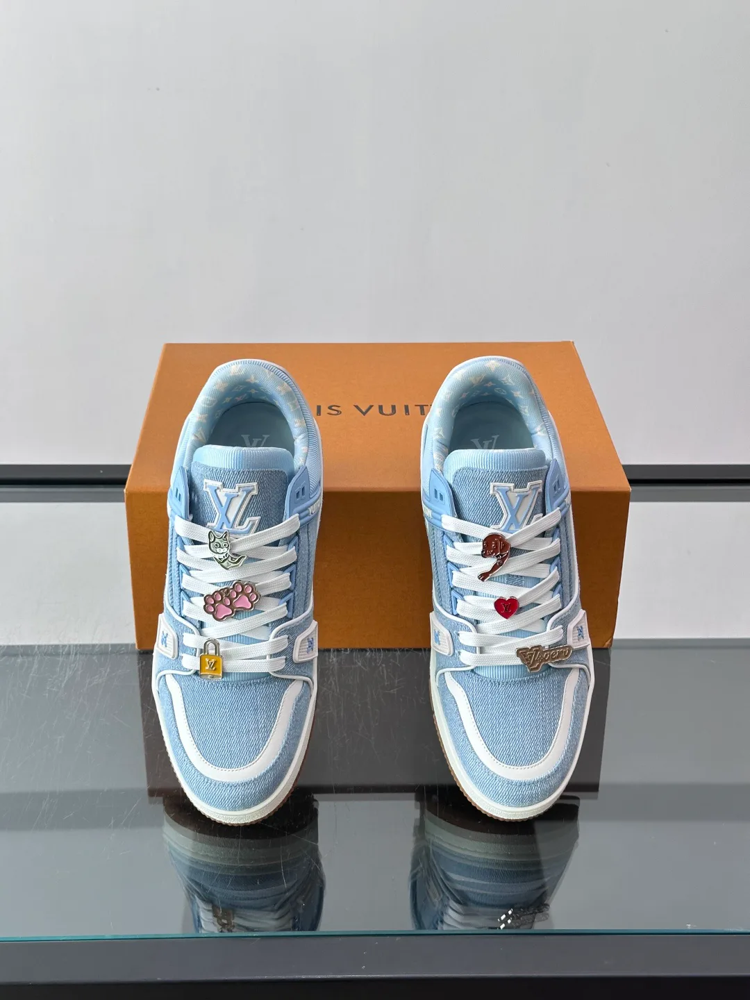 Men's Sneakers LOUIS VUITTON 18102715