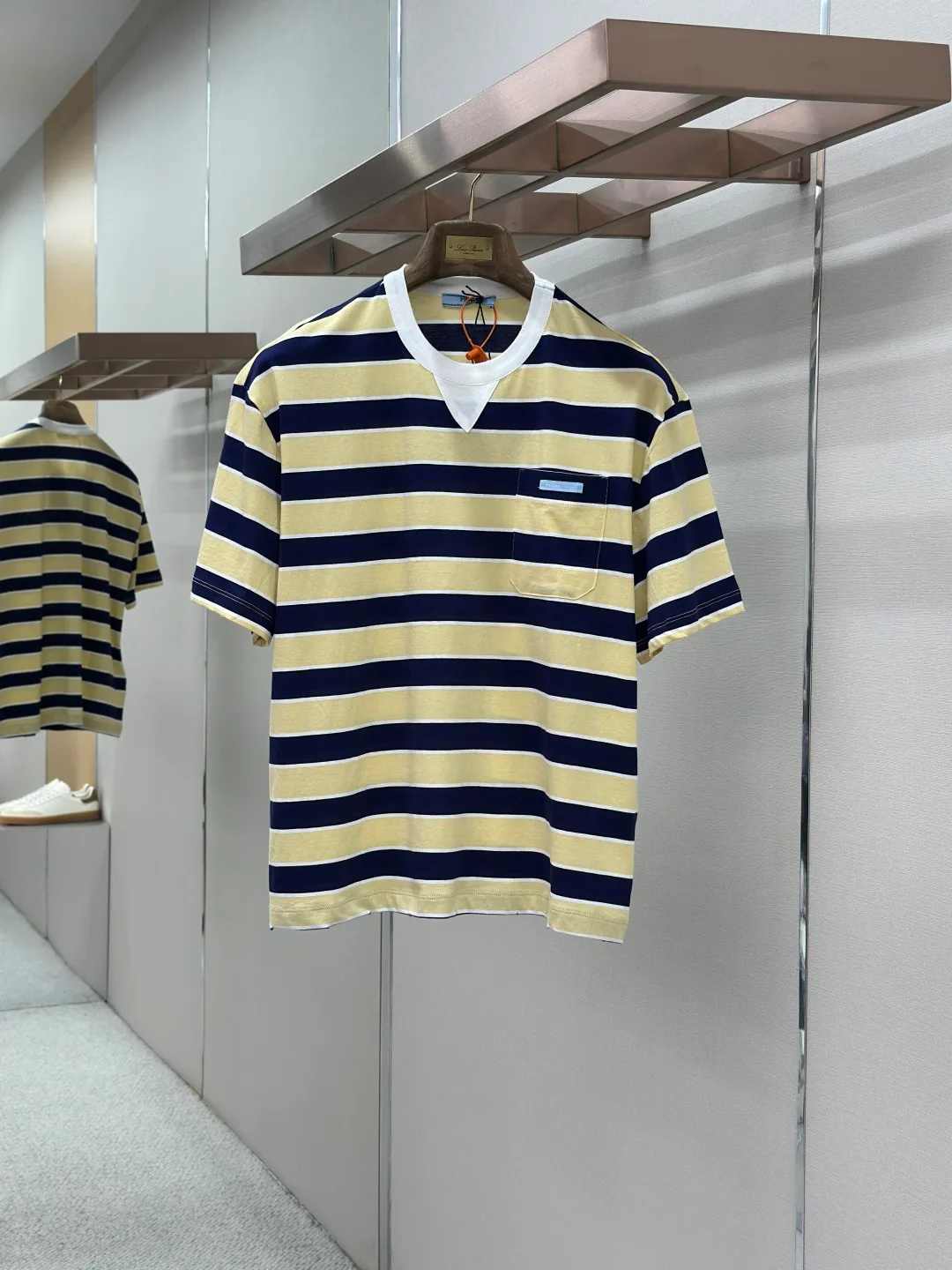 Women's T-Shirts PRADA 18191035