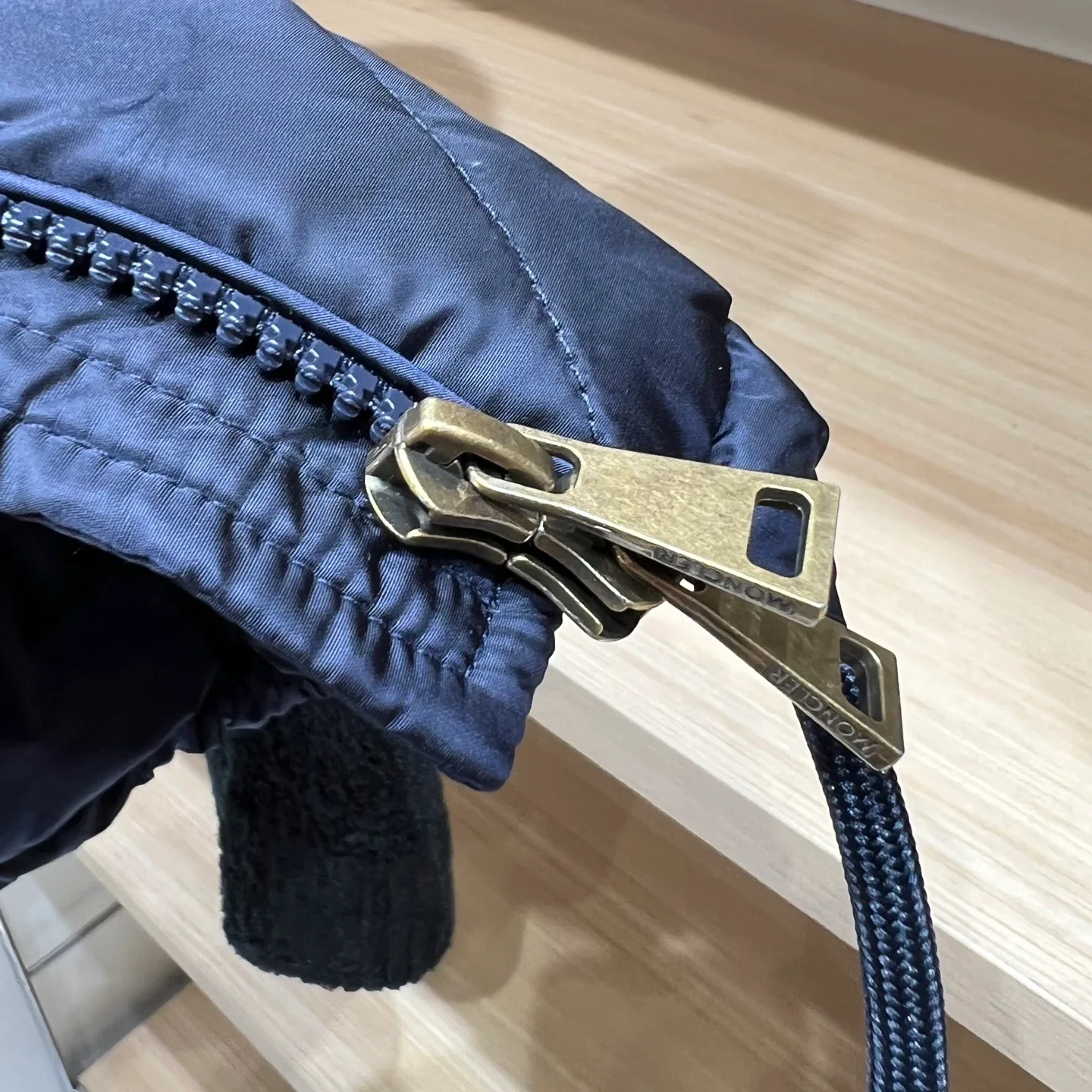 Women's Jackets And Down Jackets MONCLER 18188619