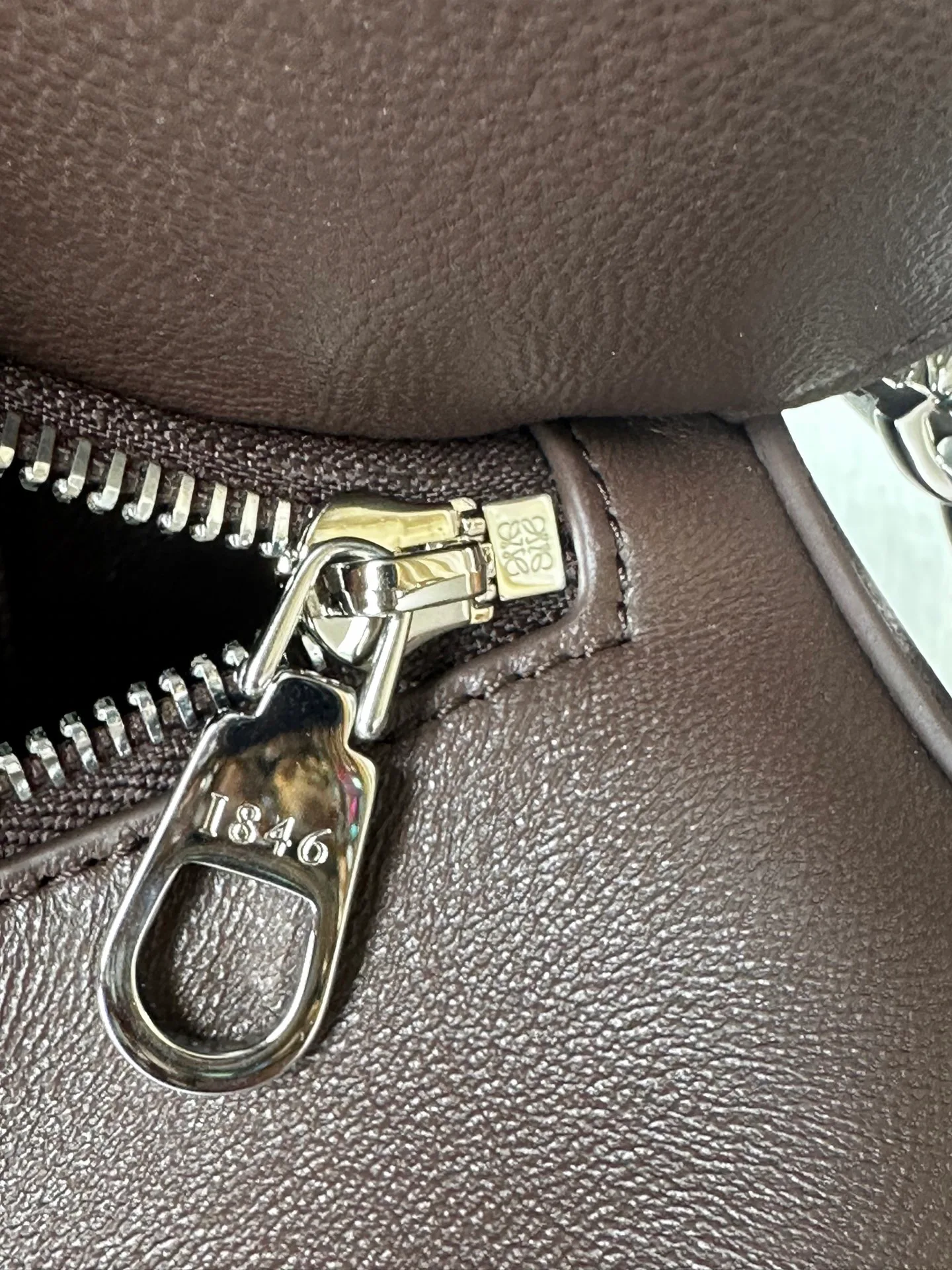 Классические Сумки Женские Loewe 18634648