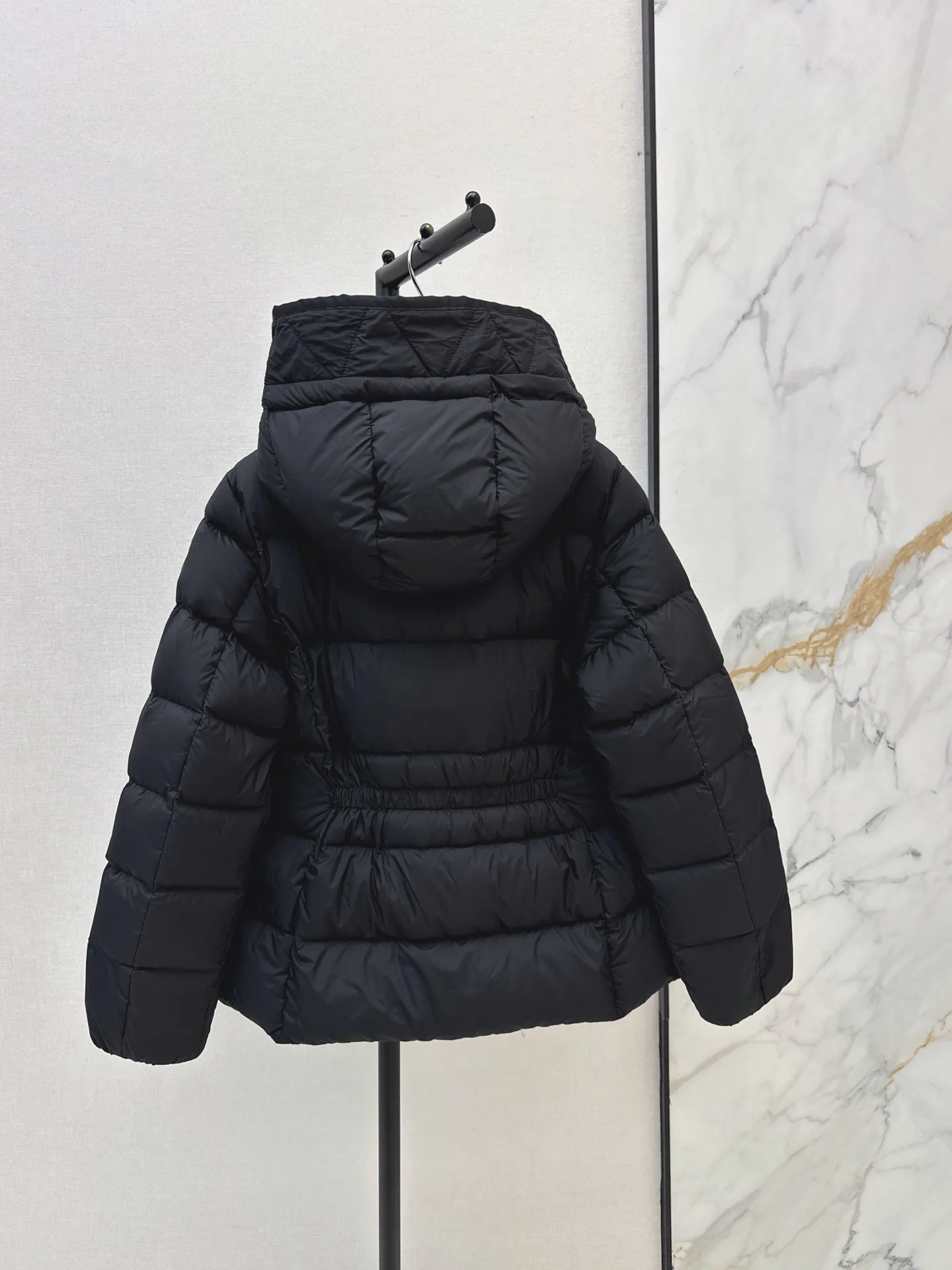 Women's Jackets And Down Jackets MONCLER 18128171