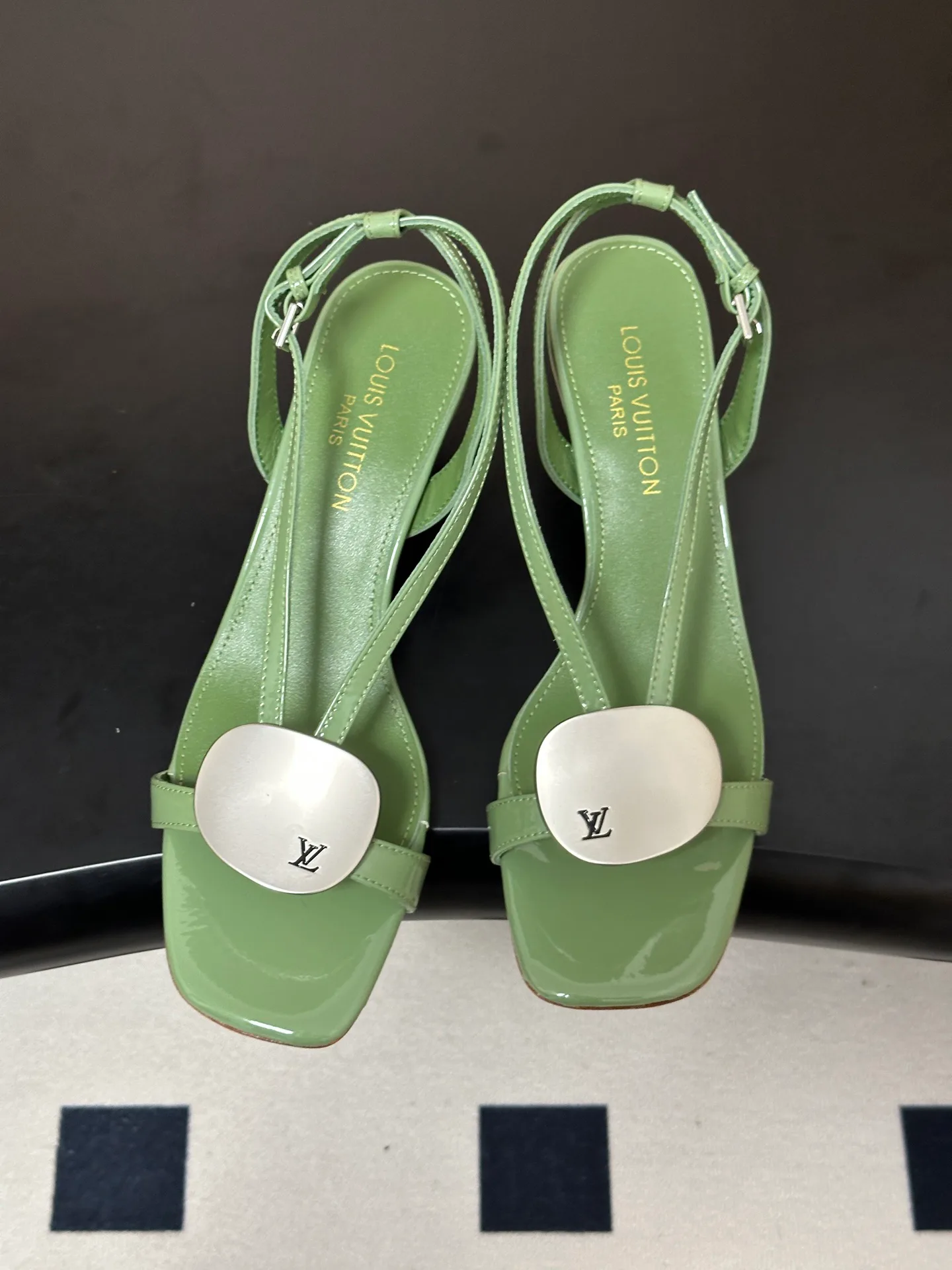 Women's Open-Toe Sandals LOUIS VUITTON 17768200